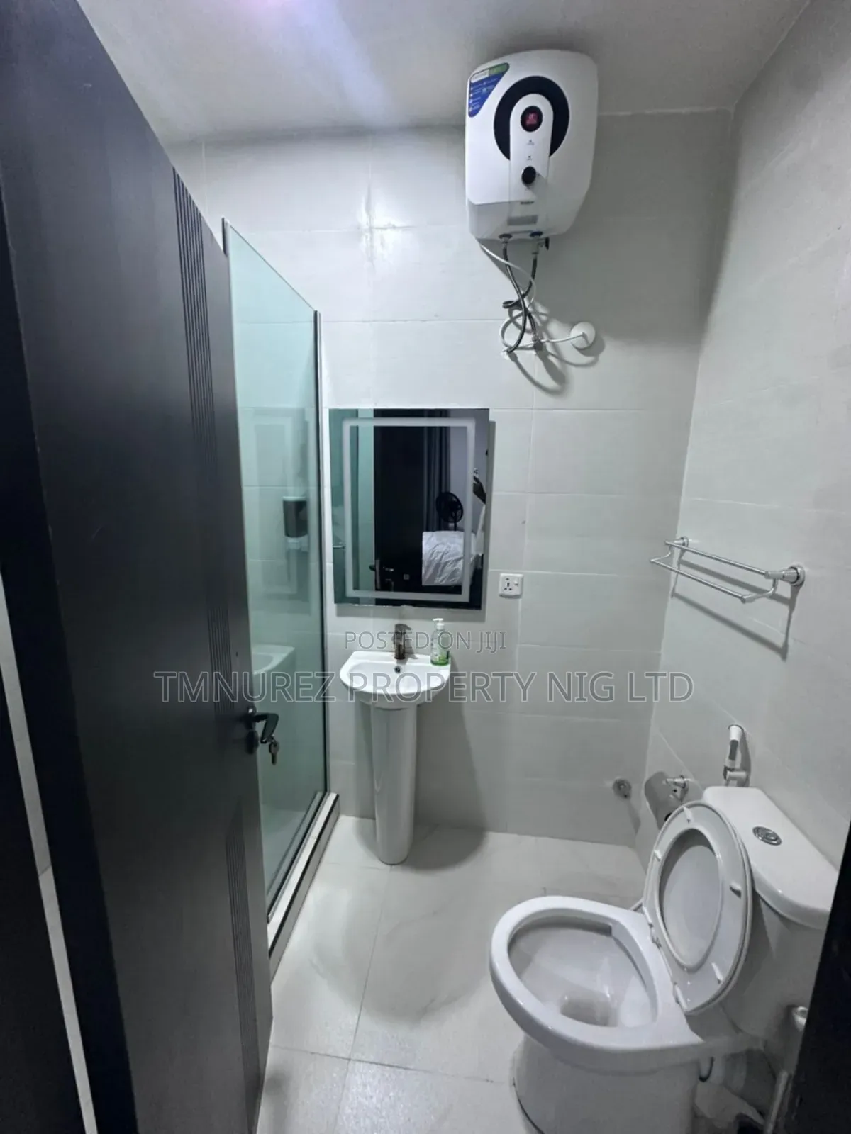 3bdrm Apartment in Oogolo, Ologolo for rent