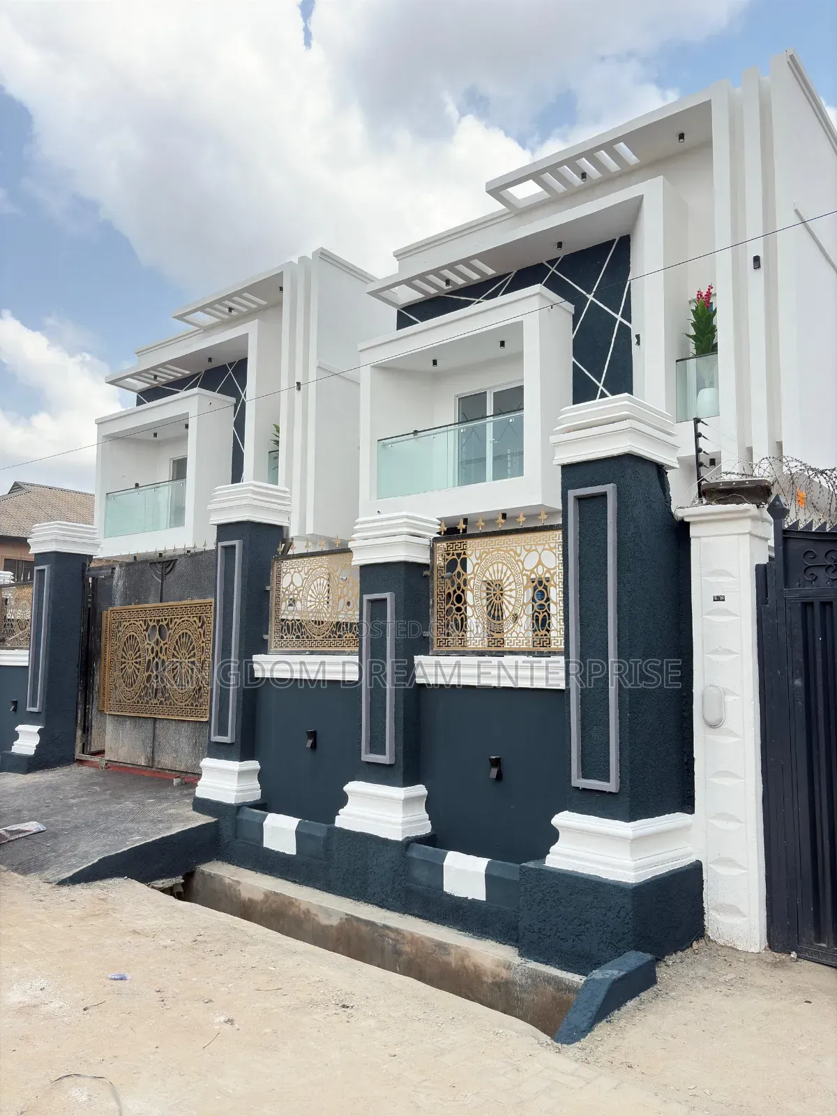 5bdrm Duplex in Puposola Estate, New Oko Oba for sale