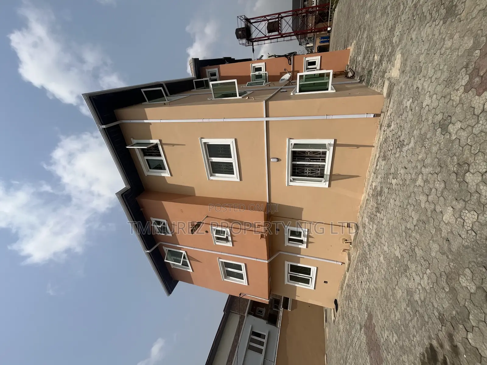 3bdrm Apartment in Ilaje for rent