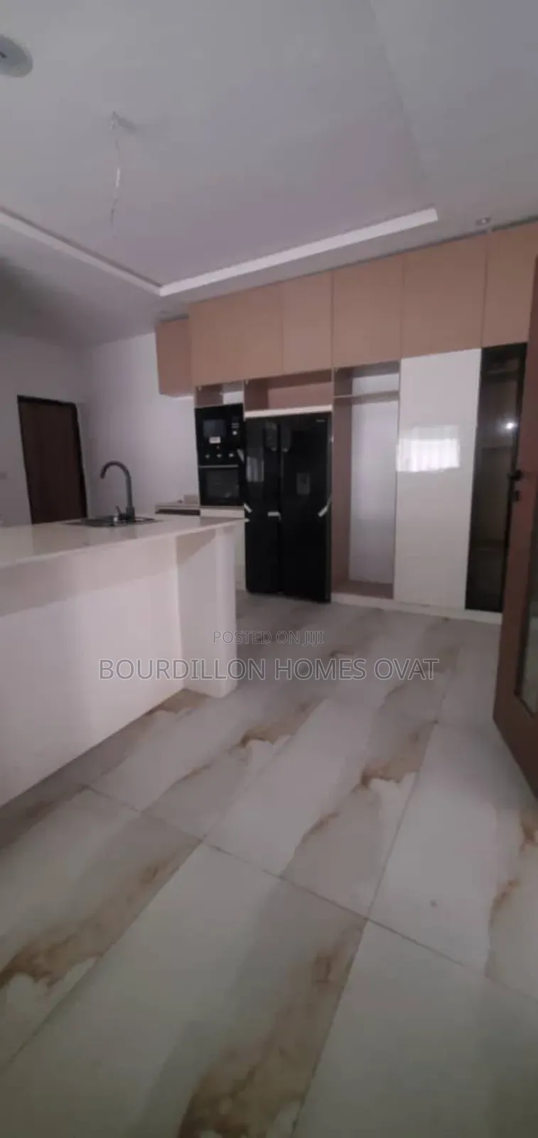 5bdrm House in Lekki Phase 1 for rent