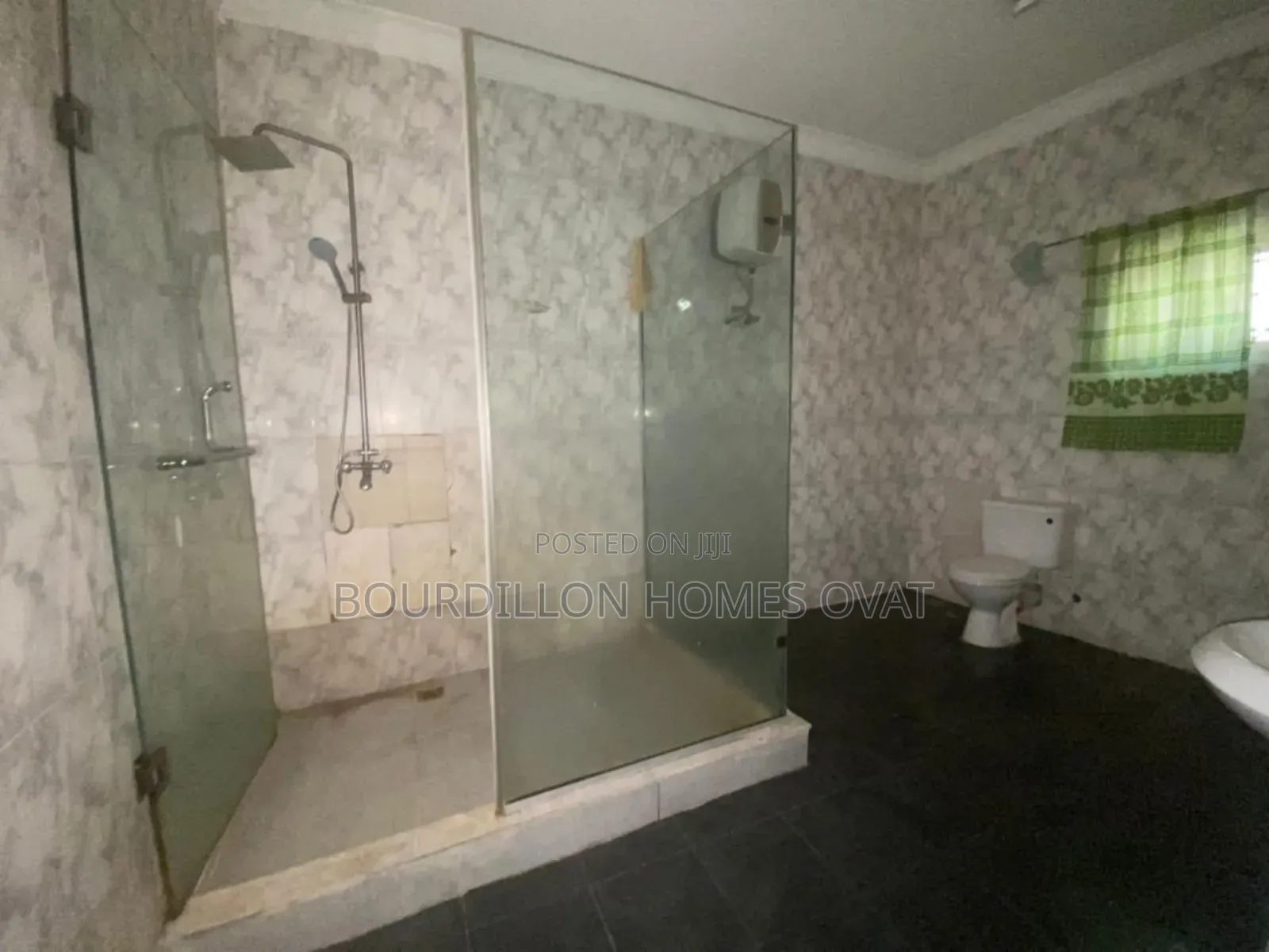 5bdrm Duplex in Chevron Toll Gate for rent