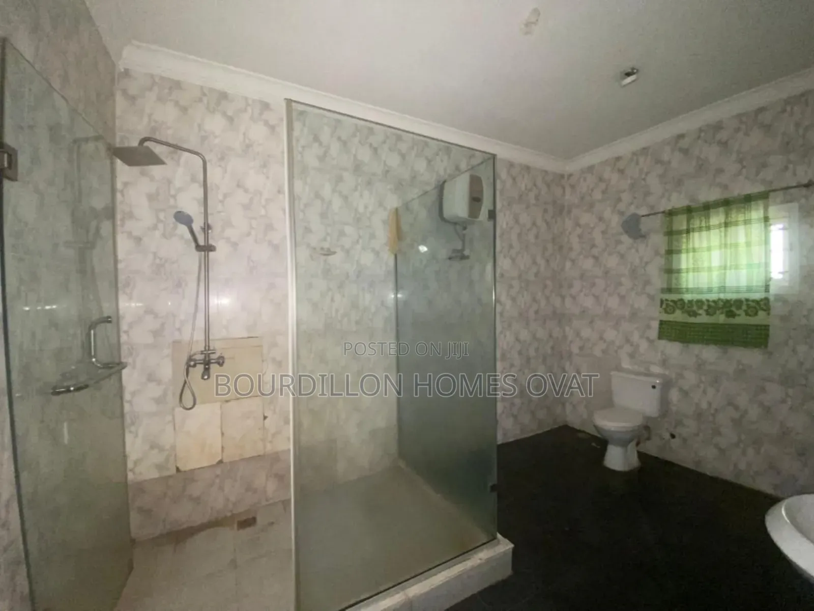 5bdrm Duplex in Chevron Toll Gate for rent