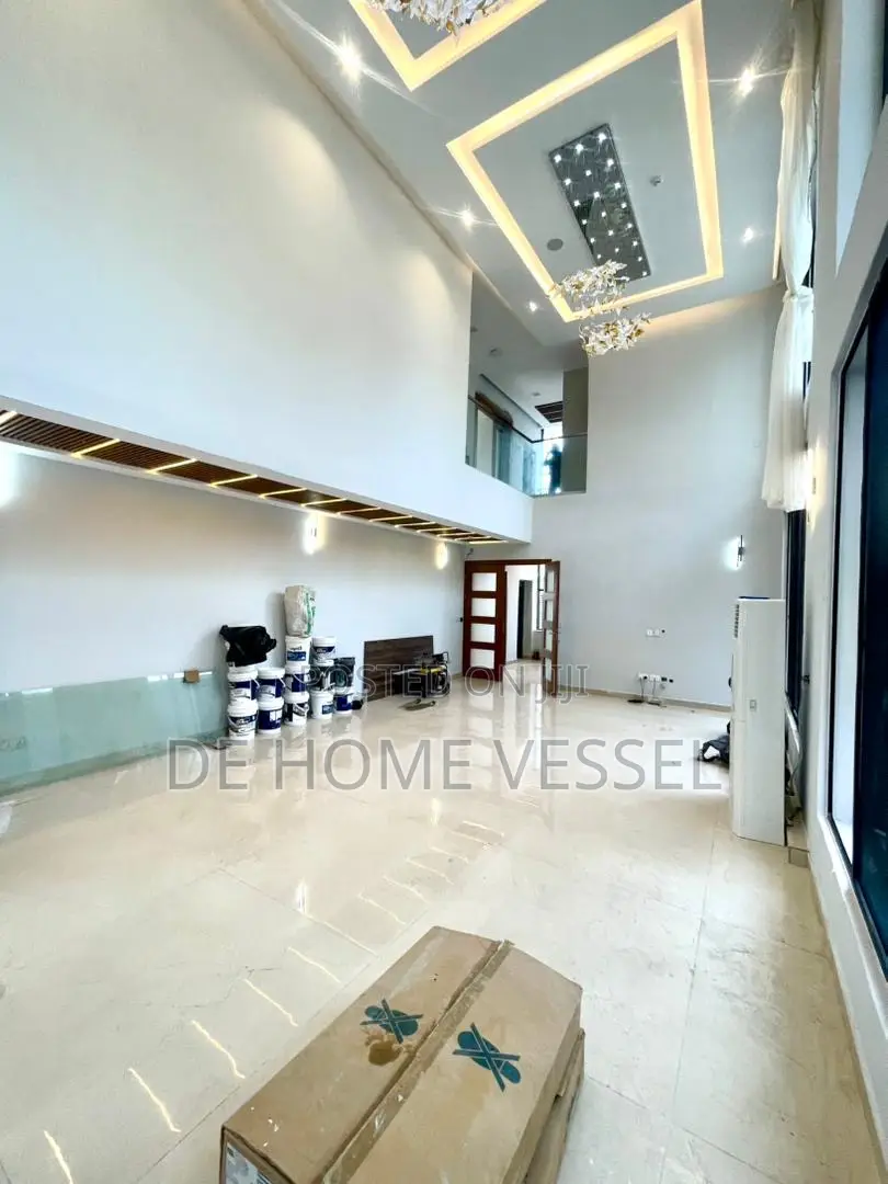 5bdrm Duplex in Banana Island for sale