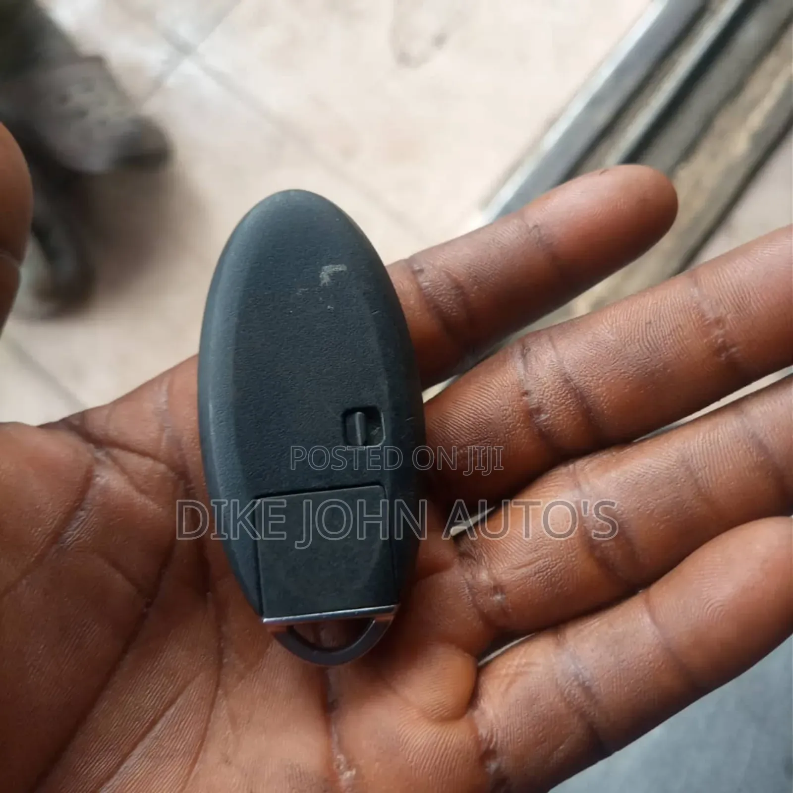 Keyless Remote Control for Nissan / Infiniti