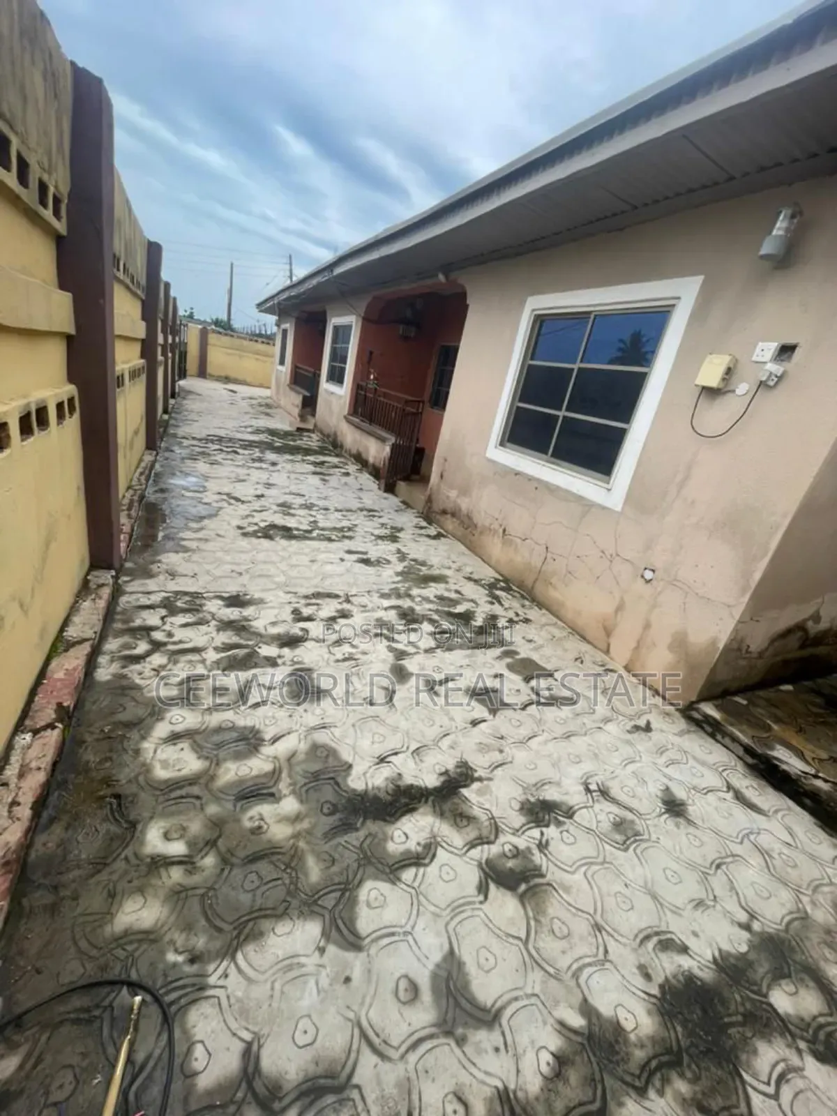 3bdrm Block of Flats in Bashorun, Basorun for sale