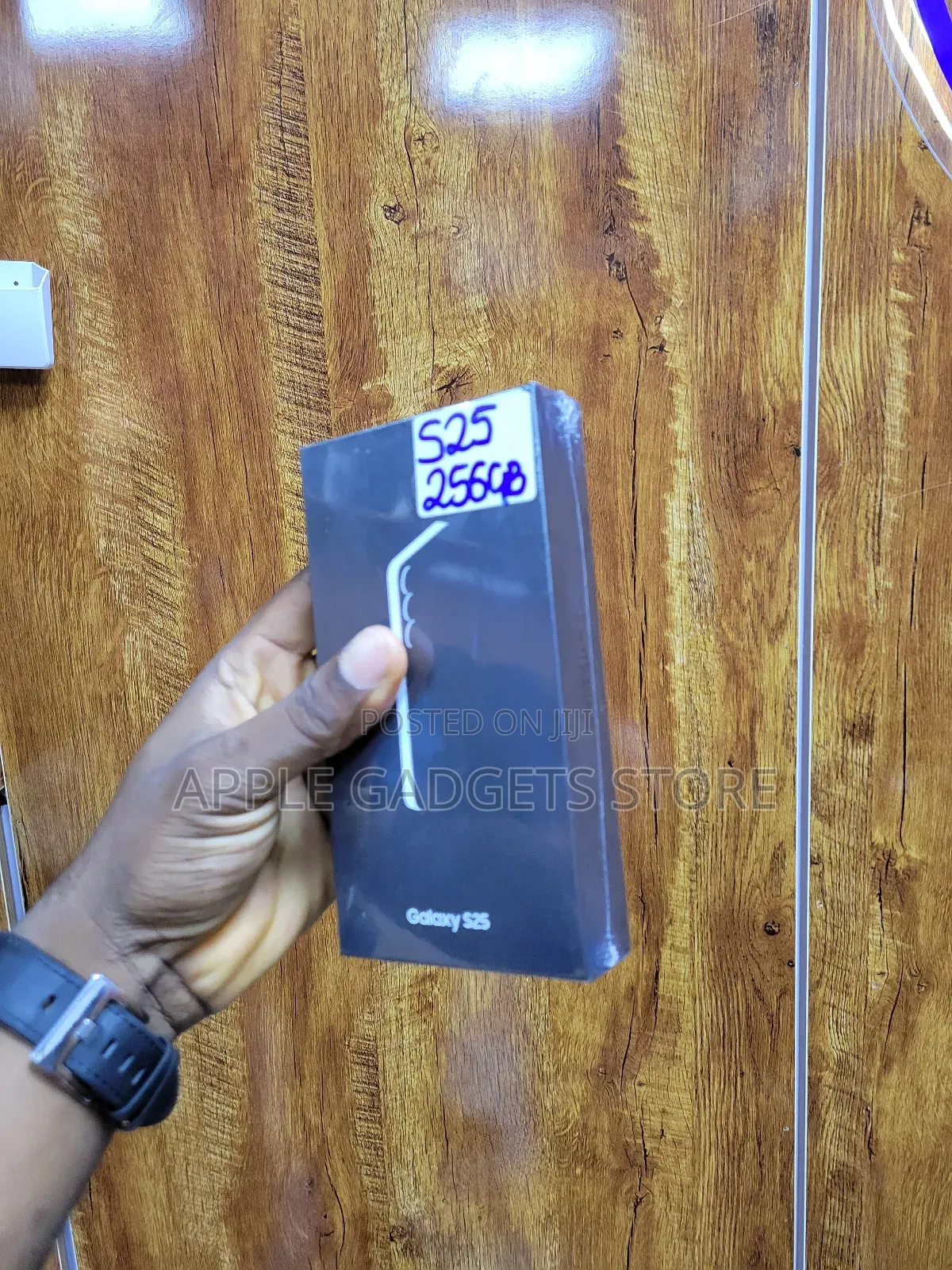 New Samsung Galaxy S25 256 GB