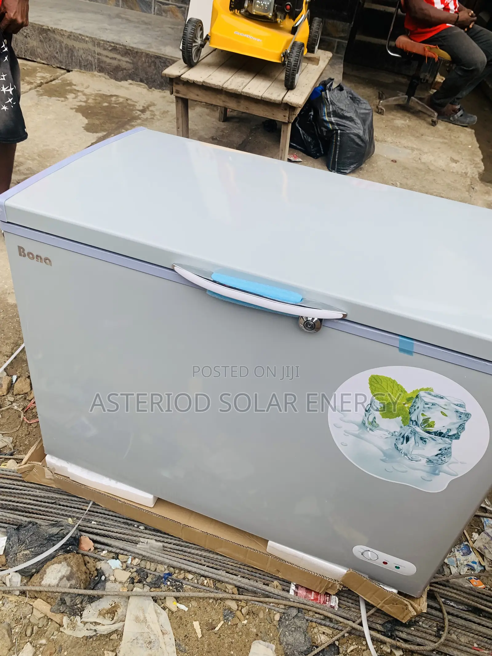 318l Bona Chest Freezer