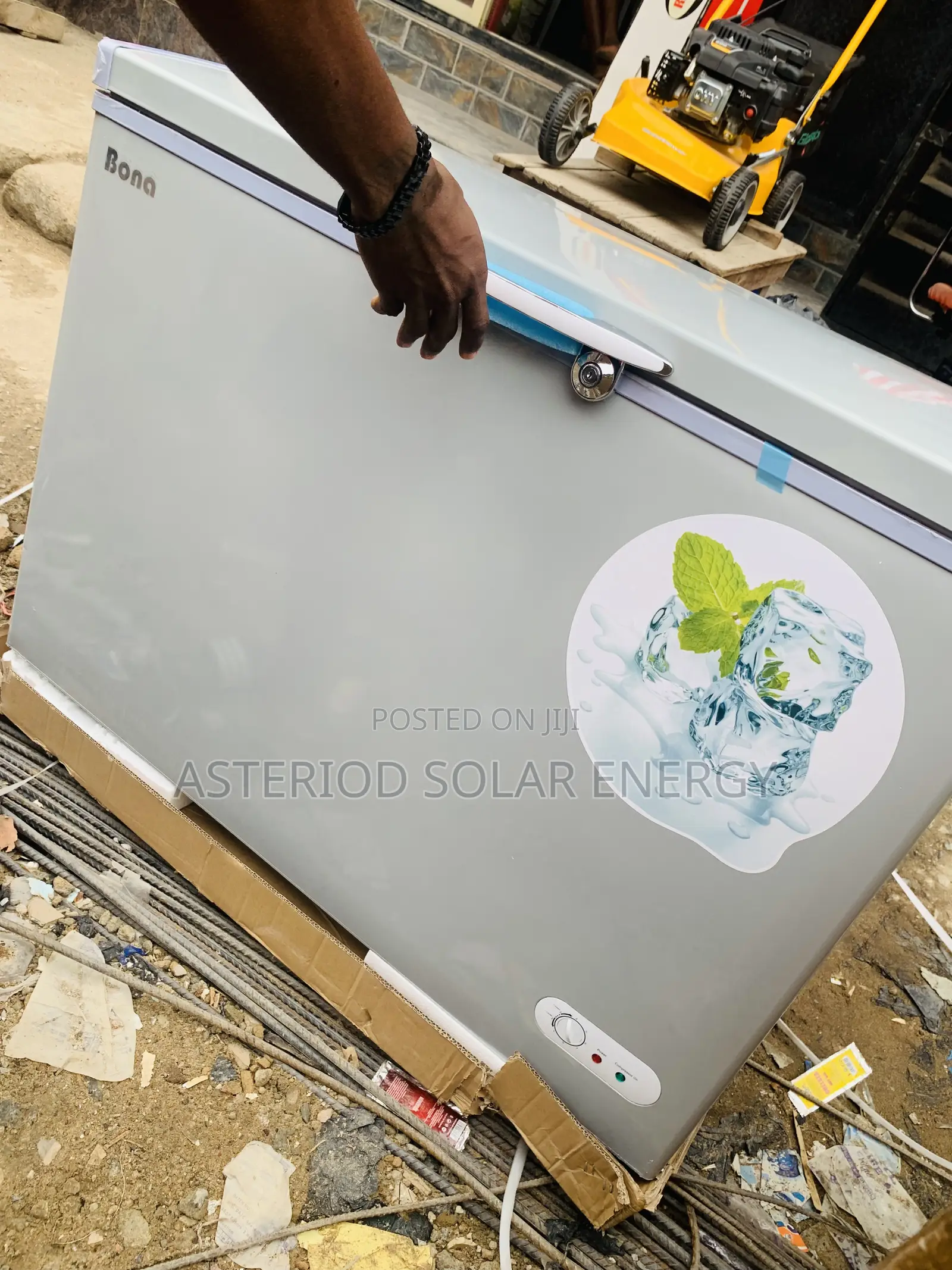 318l Bona Chest Freezer