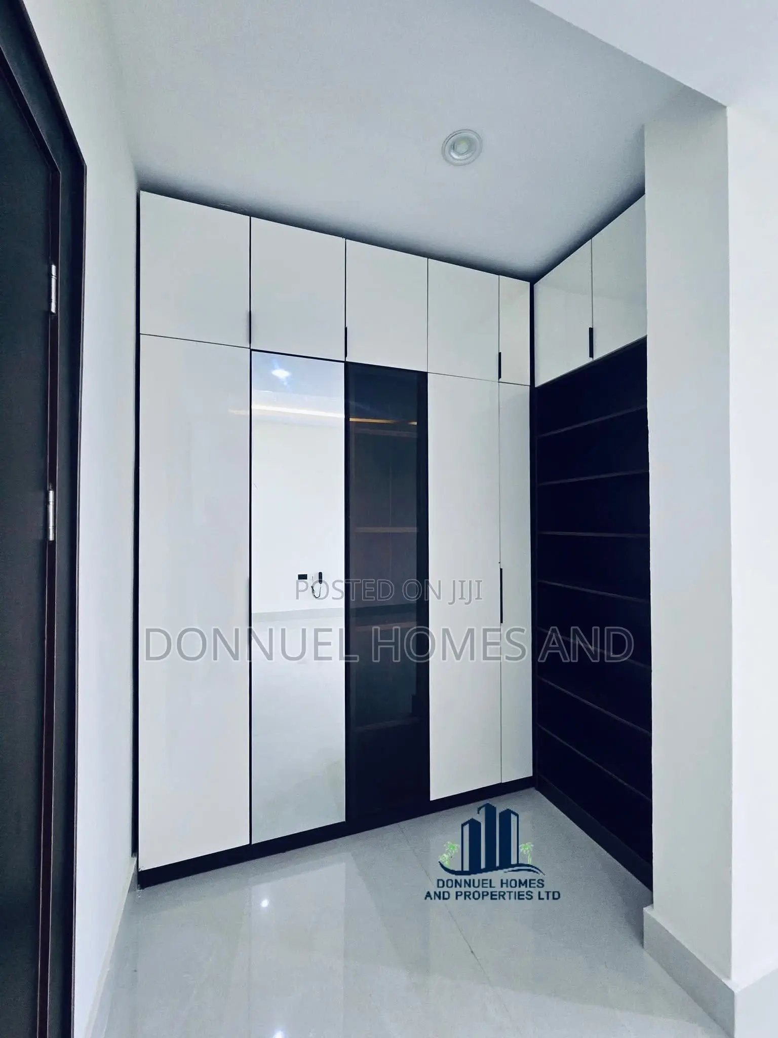5bdrm Penthouse in Ikoyi for sale