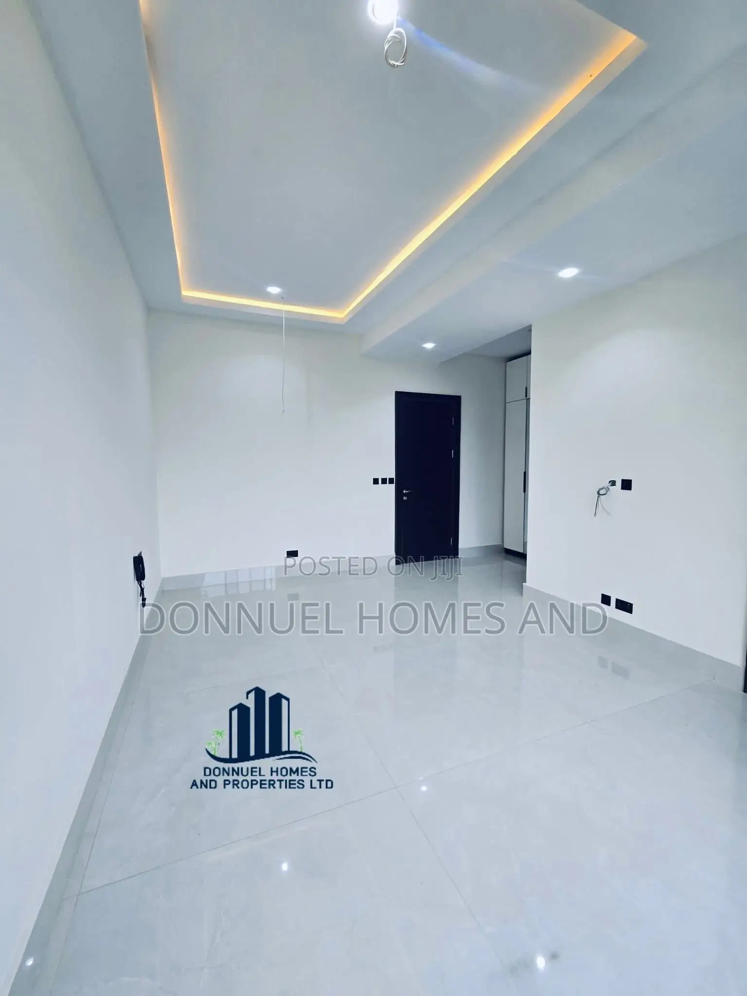 5bdrm Penthouse in Ikoyi for sale