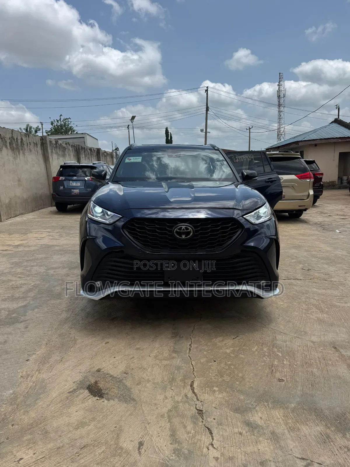 Toyota Highlander XSE 2022 Blue