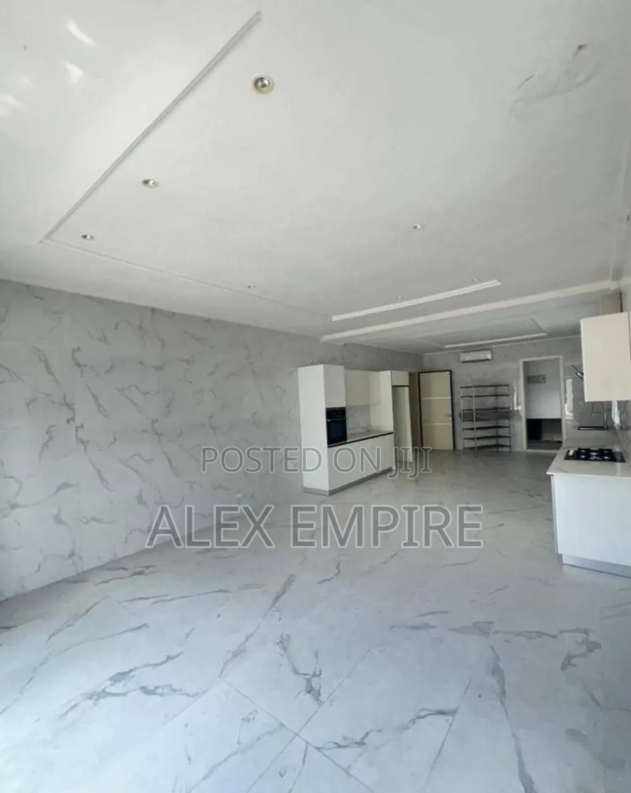 5bdrm Duplex in Banana Island for sale