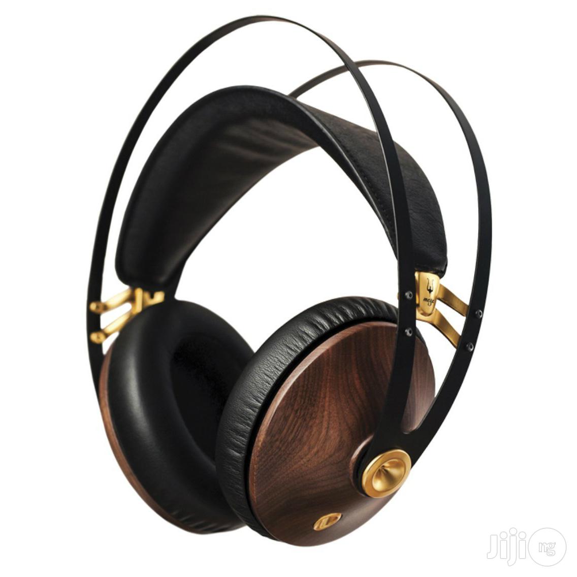 Meze 99 Classics Closed Wooden Headphones