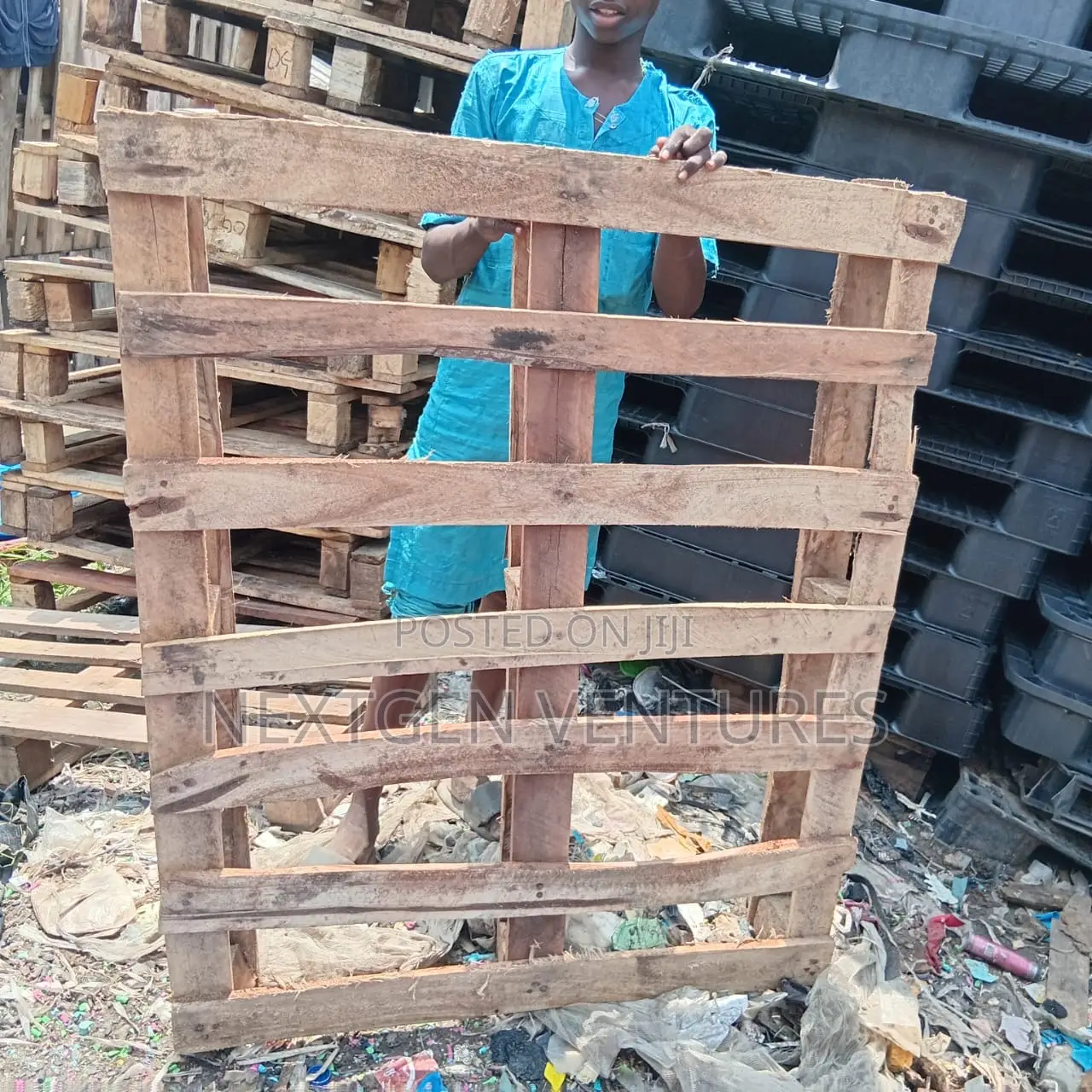 Local Wood Pallet for Goods Storage