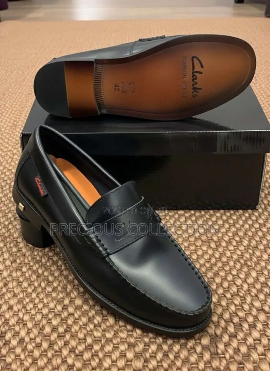 Black and Brown Classic Clark’S Pull on Leather Shoe