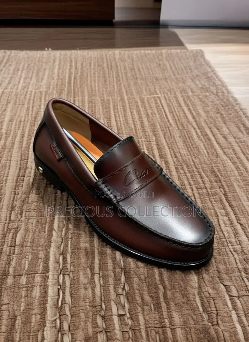 Black and Brown Classic Clark’S Pull on Leather Shoe