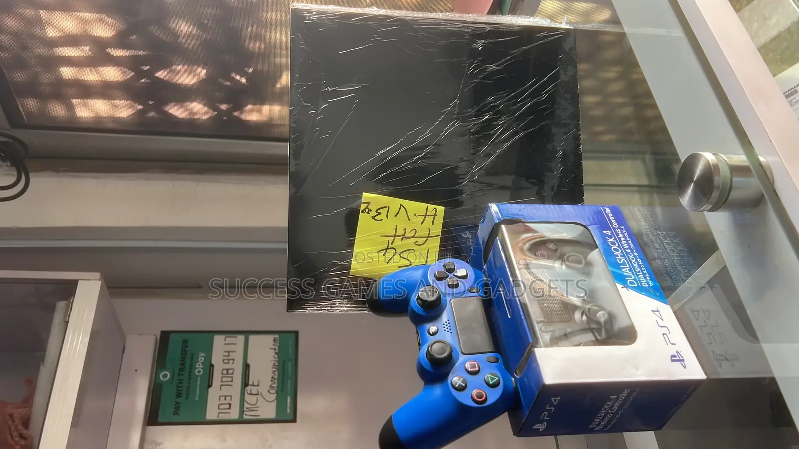 Ps4 Fat With Two Pads No Game