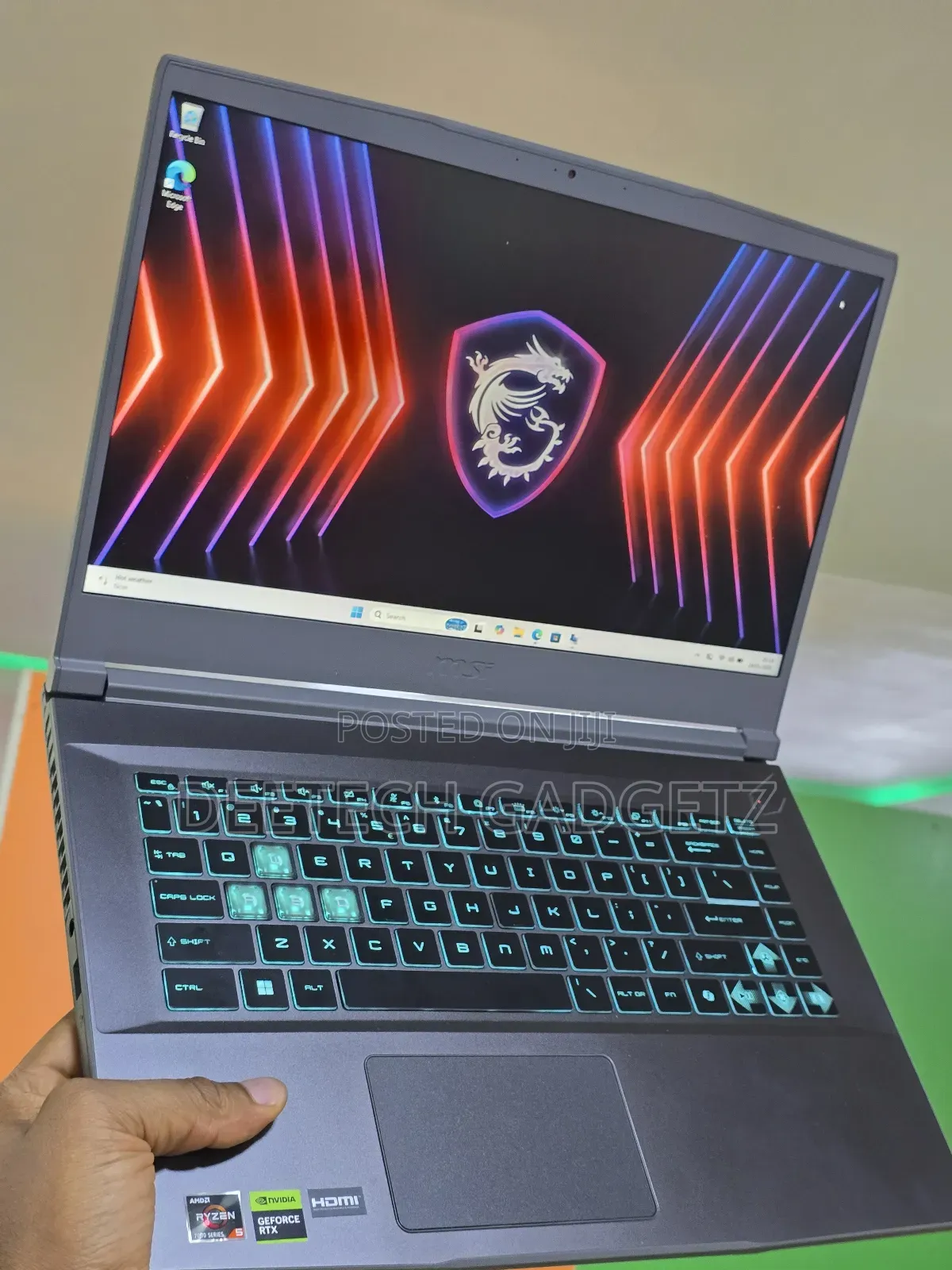 Laptop MSI 8GB AMD Ryzen 5 SSD 512GB