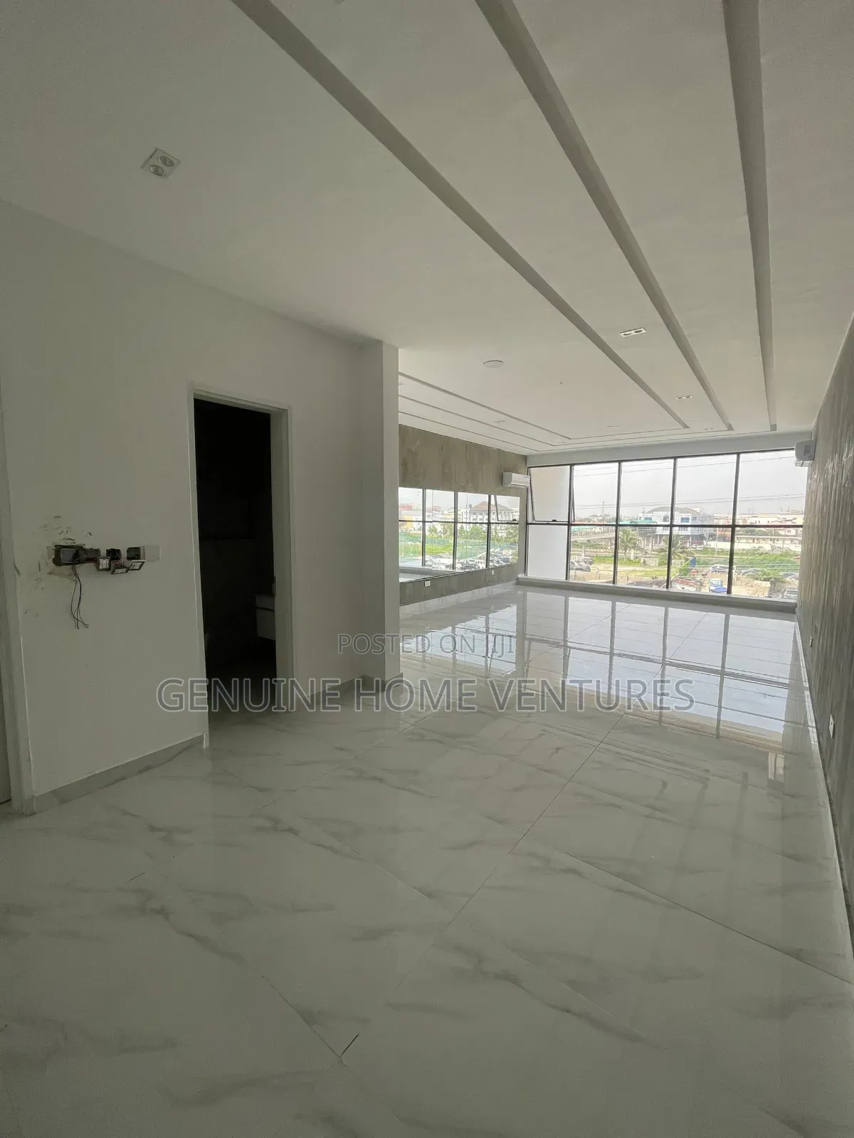 2bdrm Apartment in Lekki Phase 1 for sale