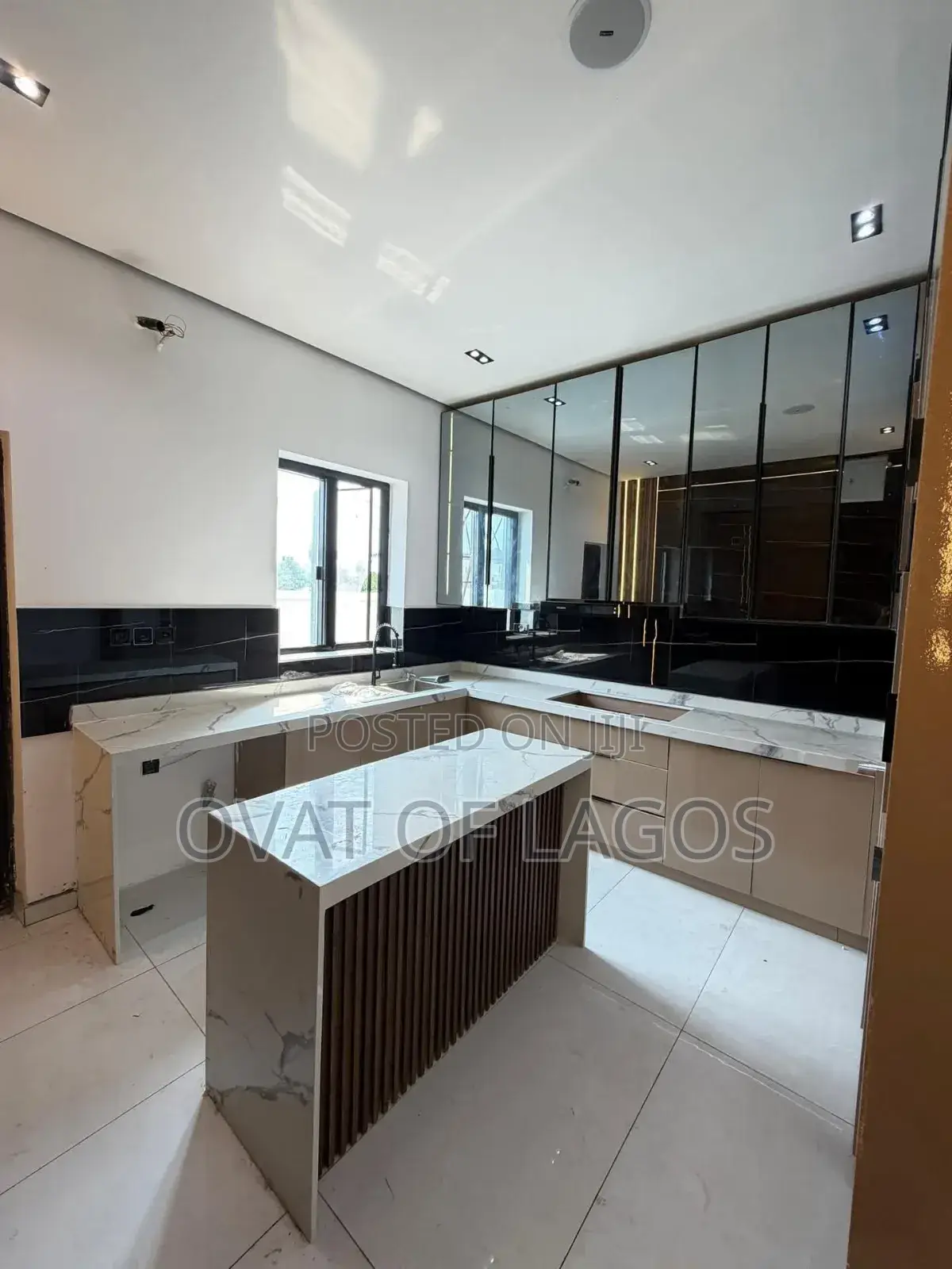 5bdrm Duplex in Orchi Lekki for sale