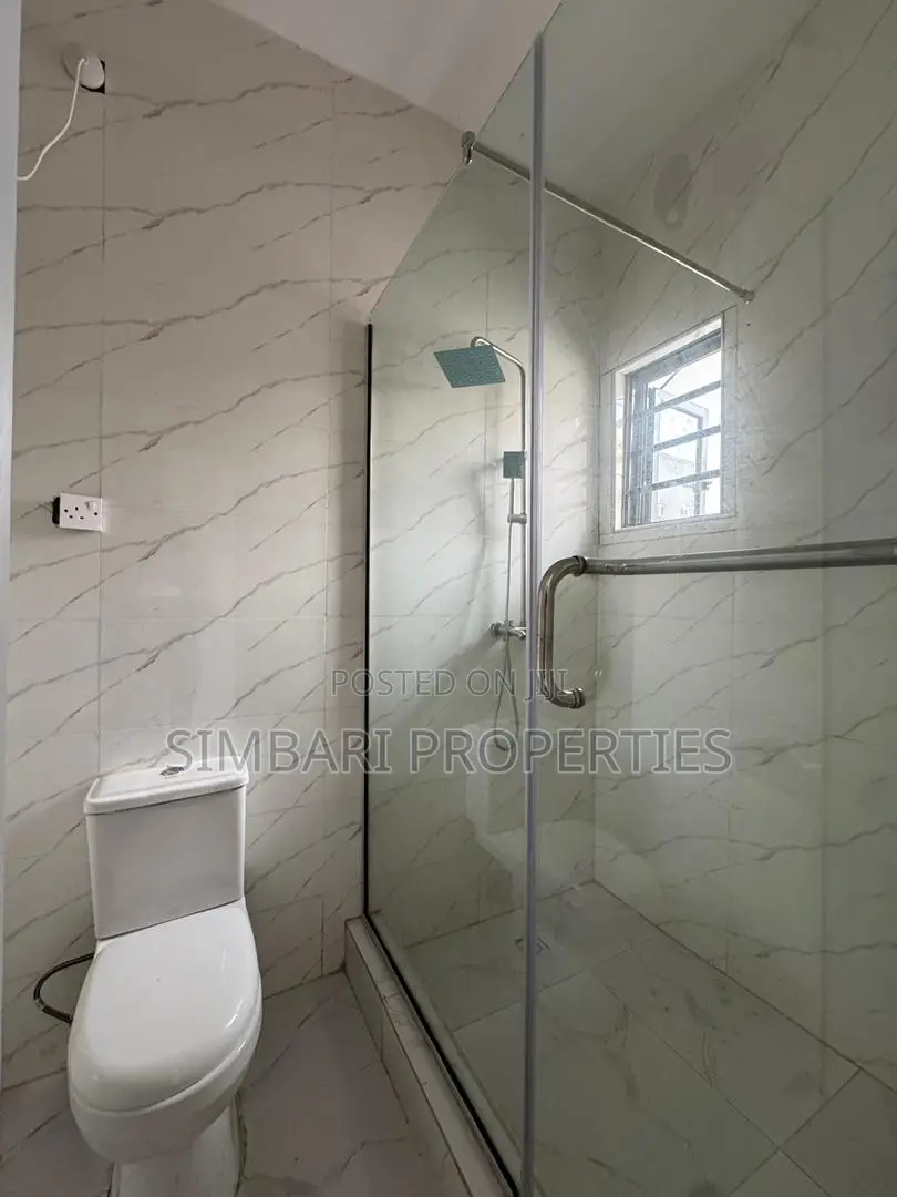 3bdrm Apartment in Off Lekki-Epe Expressway for sale