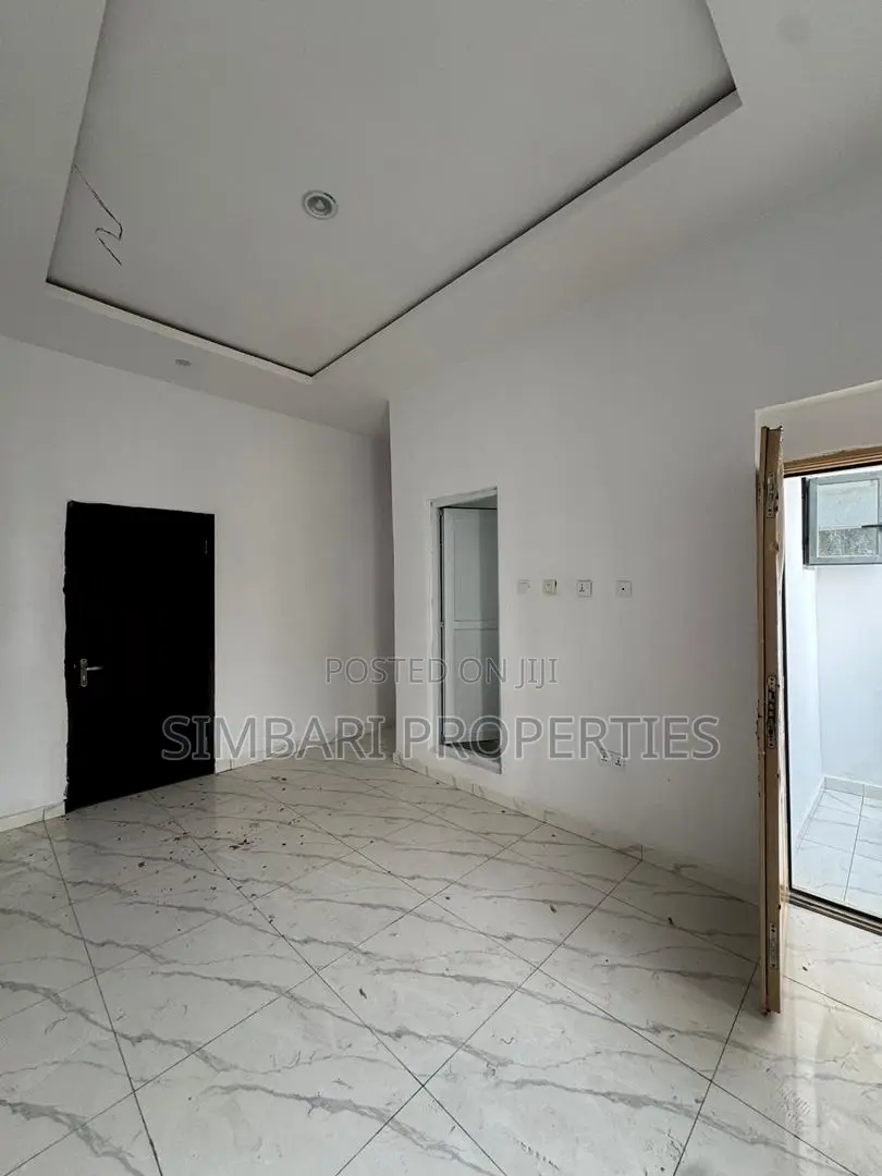 3bdrm Apartment in Off Lekki-Epe Expressway for sale