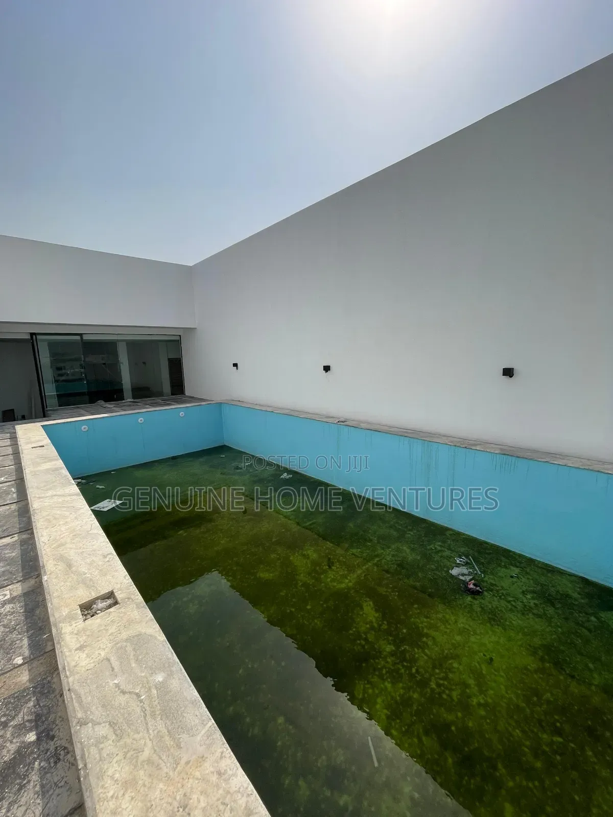 1bdrm Apartment in Lekki Phase 1 for sale