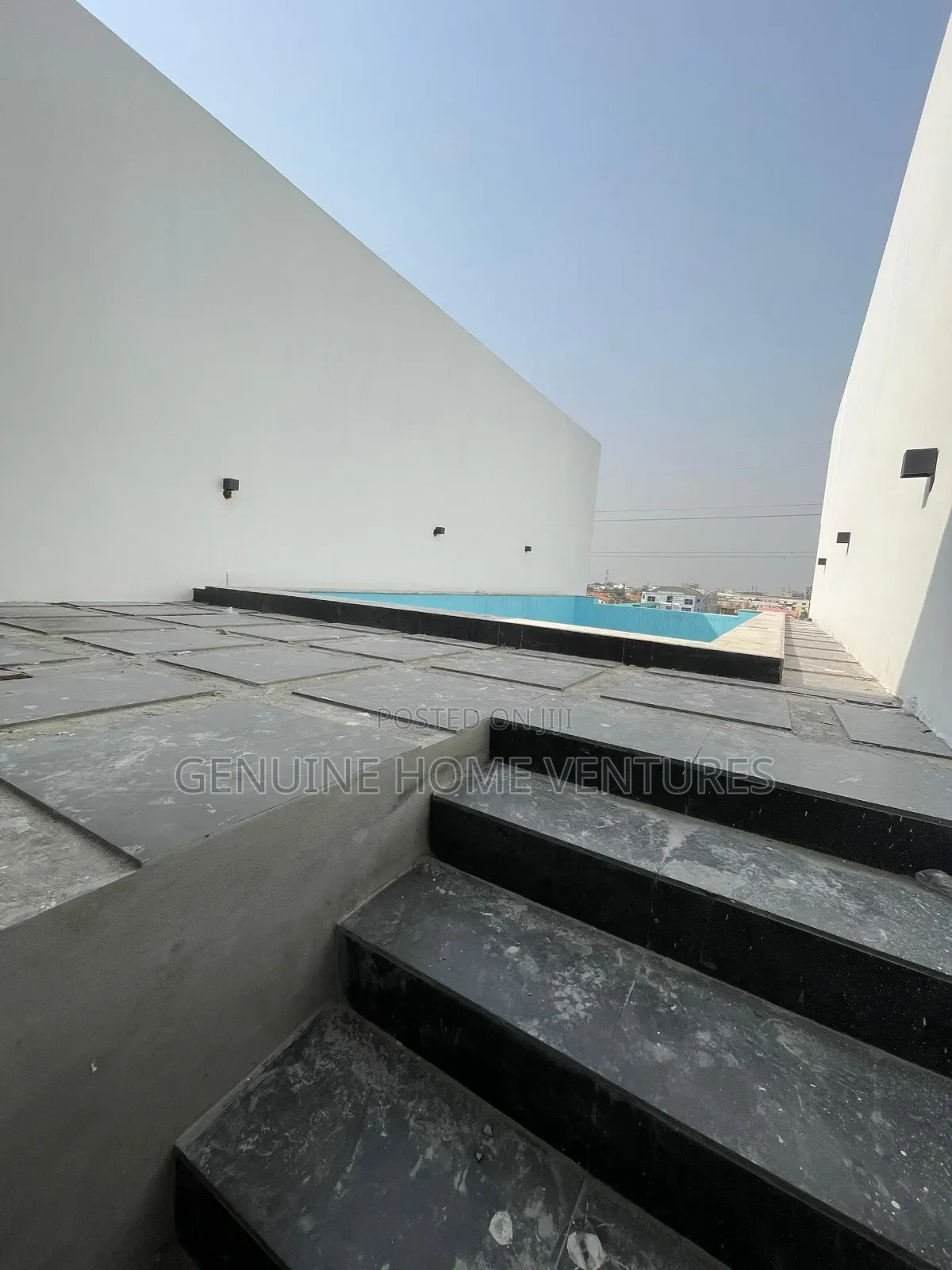 1bdrm Apartment in Lekki Phase 1 for sale