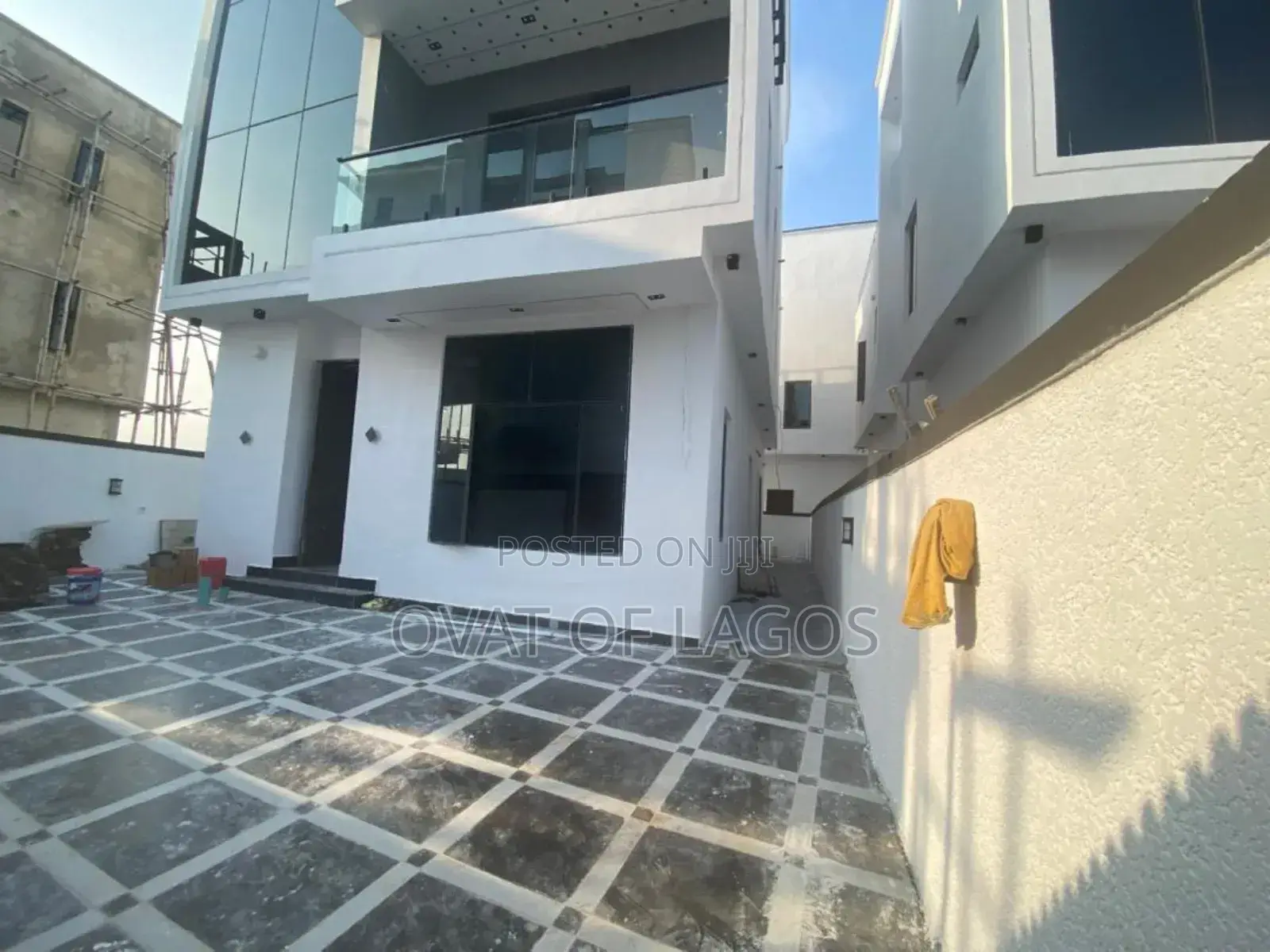 5bdrm Duplex in Ologolo Lekki for sale