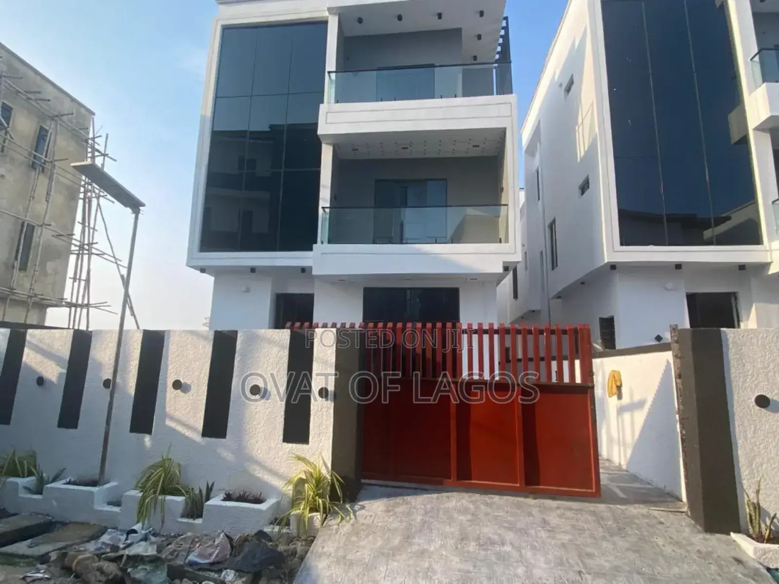 5bdrm Duplex in Ologolo Lekki for sale
