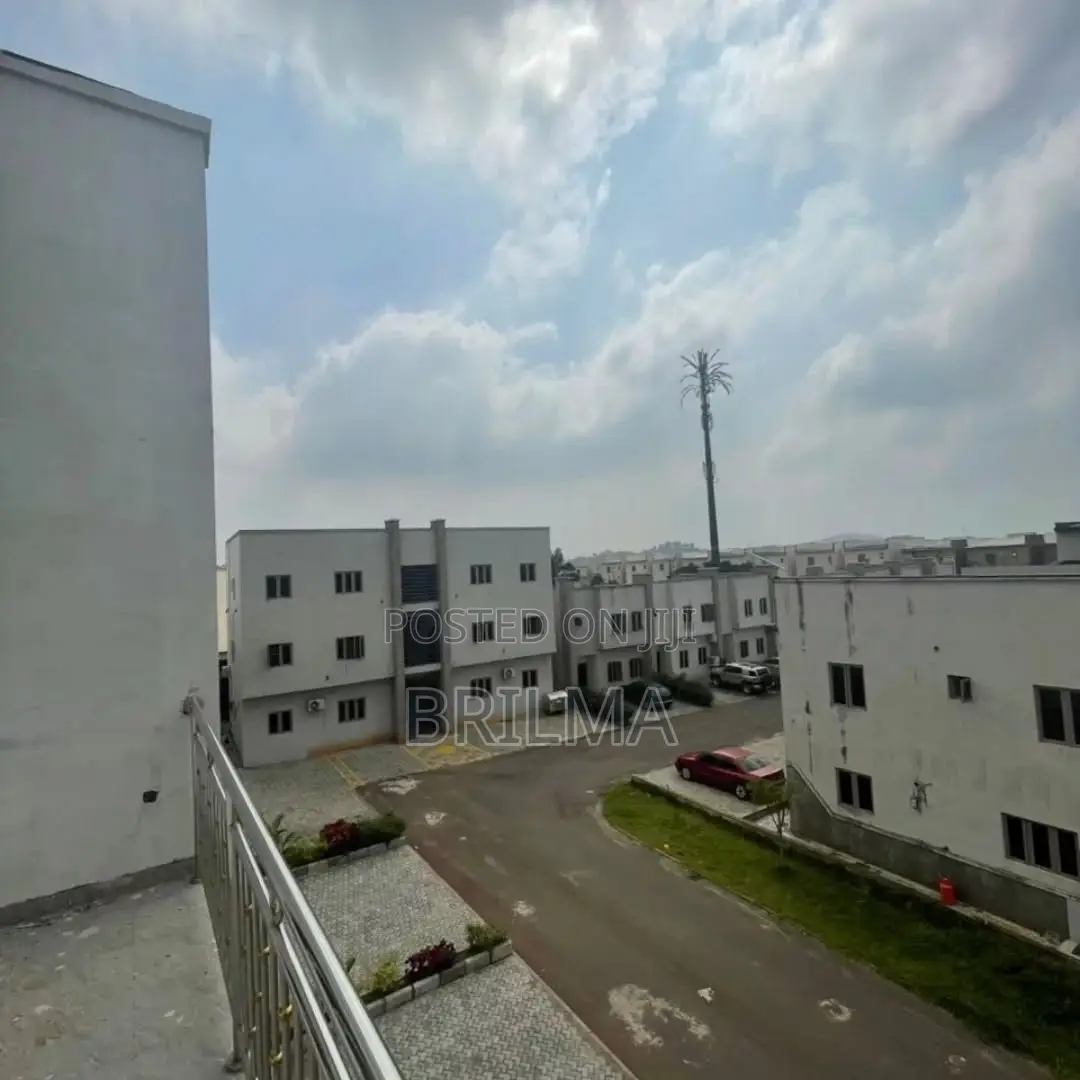 4bdrm Duplex in Dawaki for sale