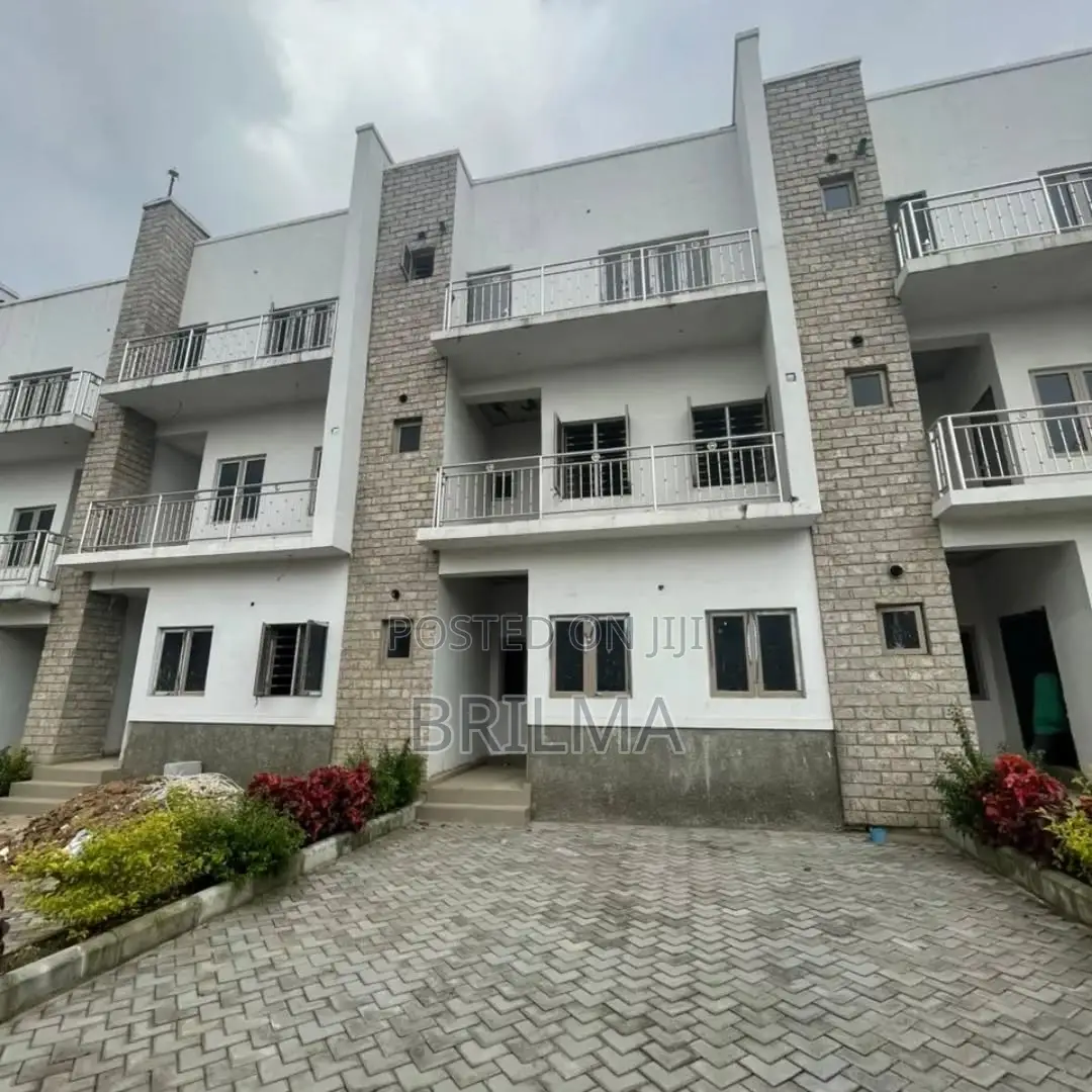 4bdrm Duplex in Dawaki for sale