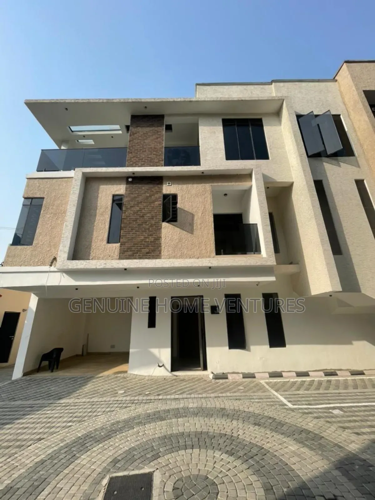 4bdrm Duplex in Lekki Phase 1 for sale