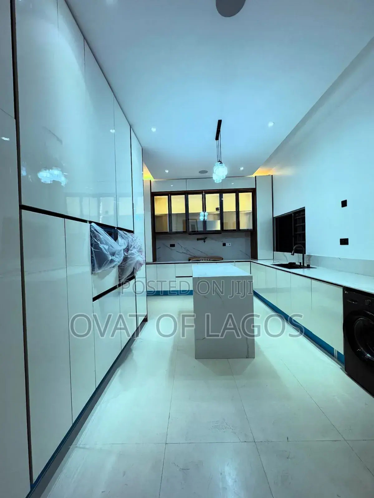 5bdrm Duplex in Sangotedo for sale