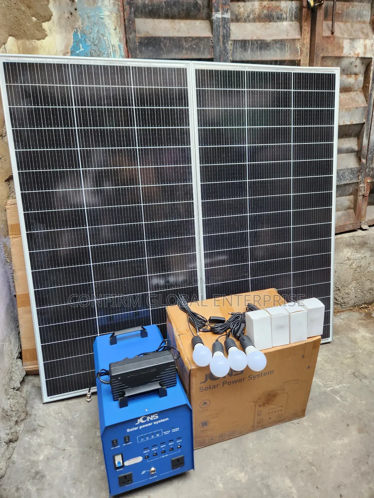 Brand New 1800w Solar Generator With Solar Panels and Accessories