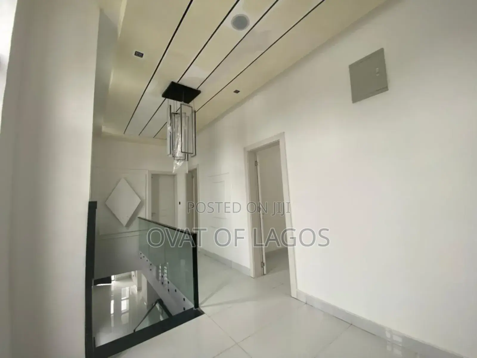 5bdrm Duplex in Chevron for sale