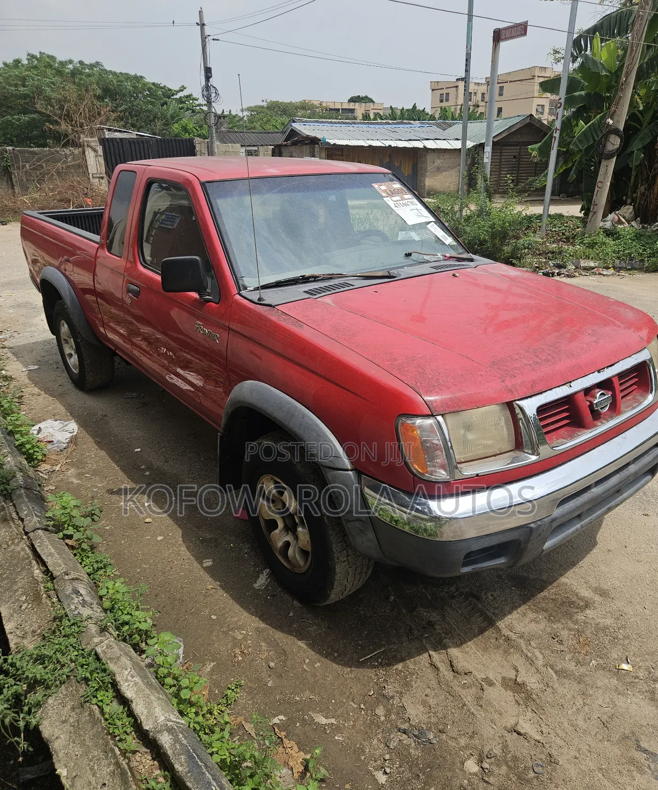 Nissan Frontier Desert Runner XE-V6 4x2 King Cab 116.1 in. WB 2000 Red