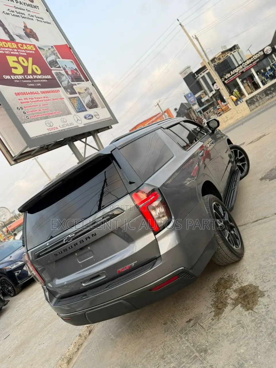 Chevrolet Suburban 2021 Gray
