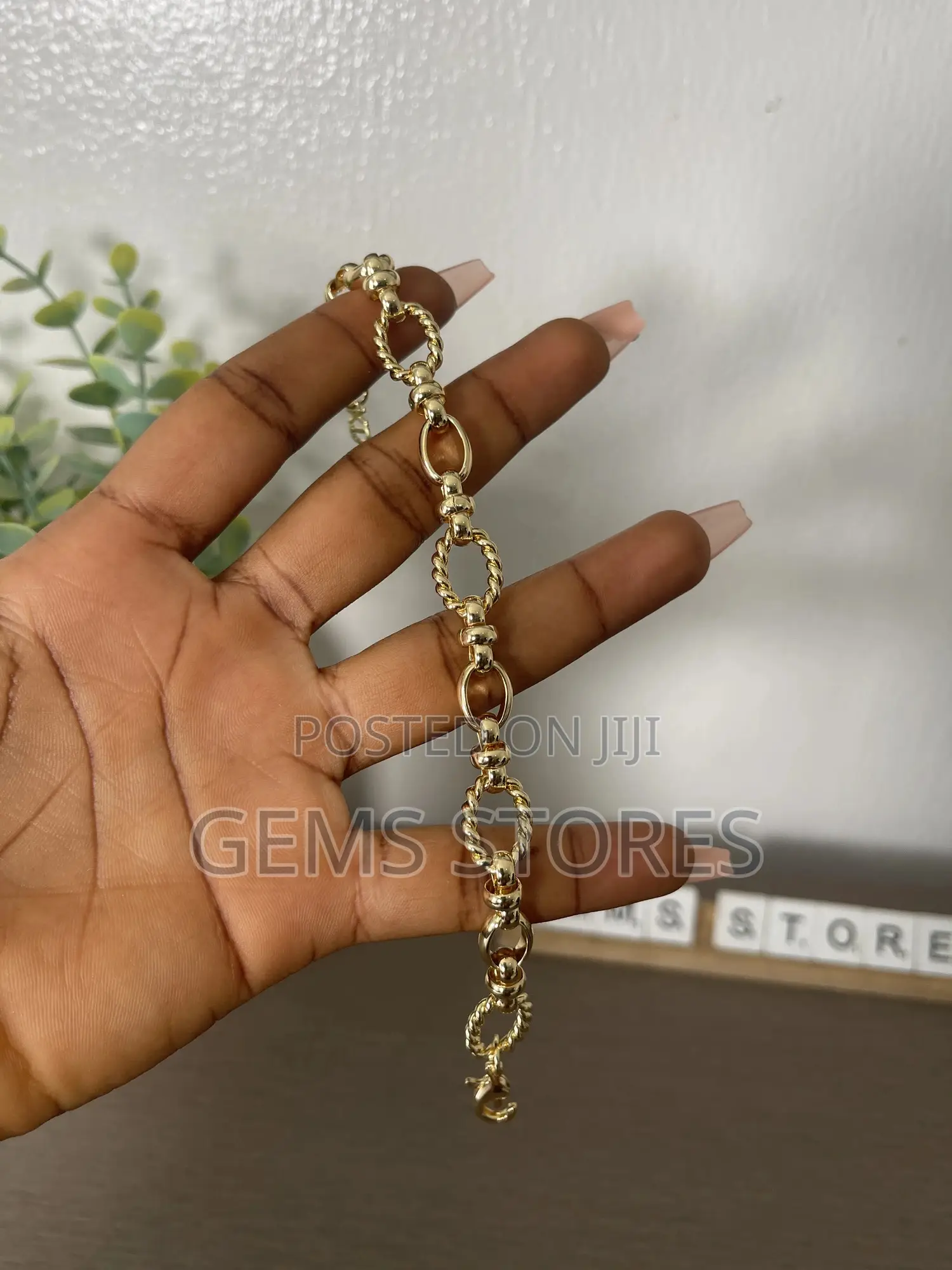 Unisex Premium Gold Textured Oval Link Bracelet