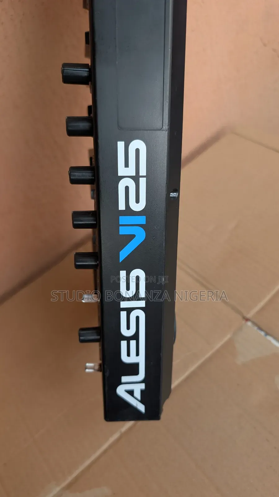Alesis Vi25 Studio Midi Keyboard