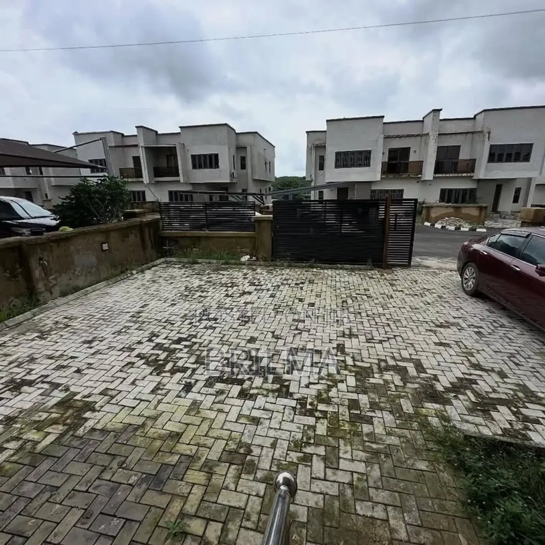 4bdrm Duplex in Karsana for sale