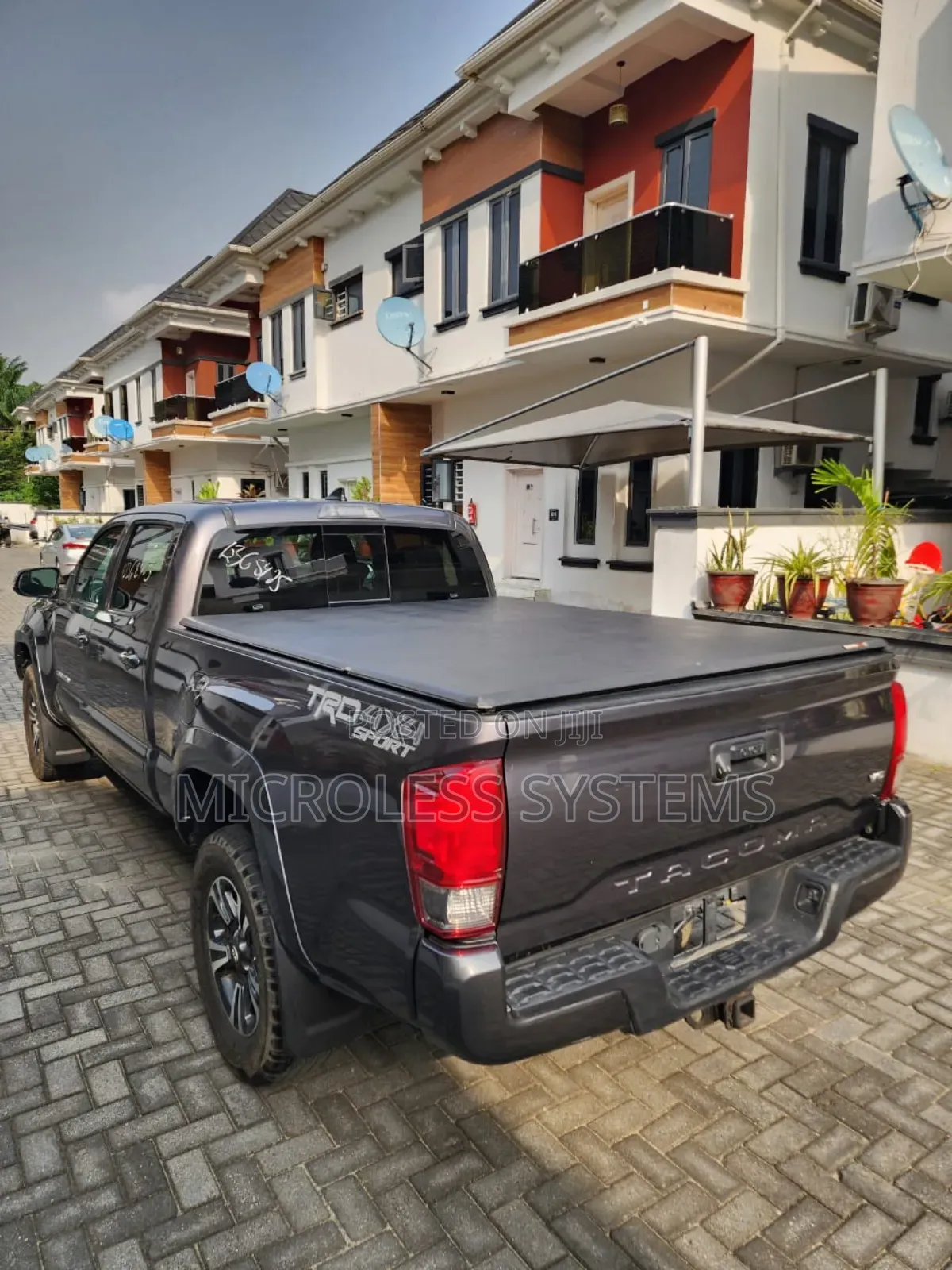 Toyota Tacoma 2017 Gray