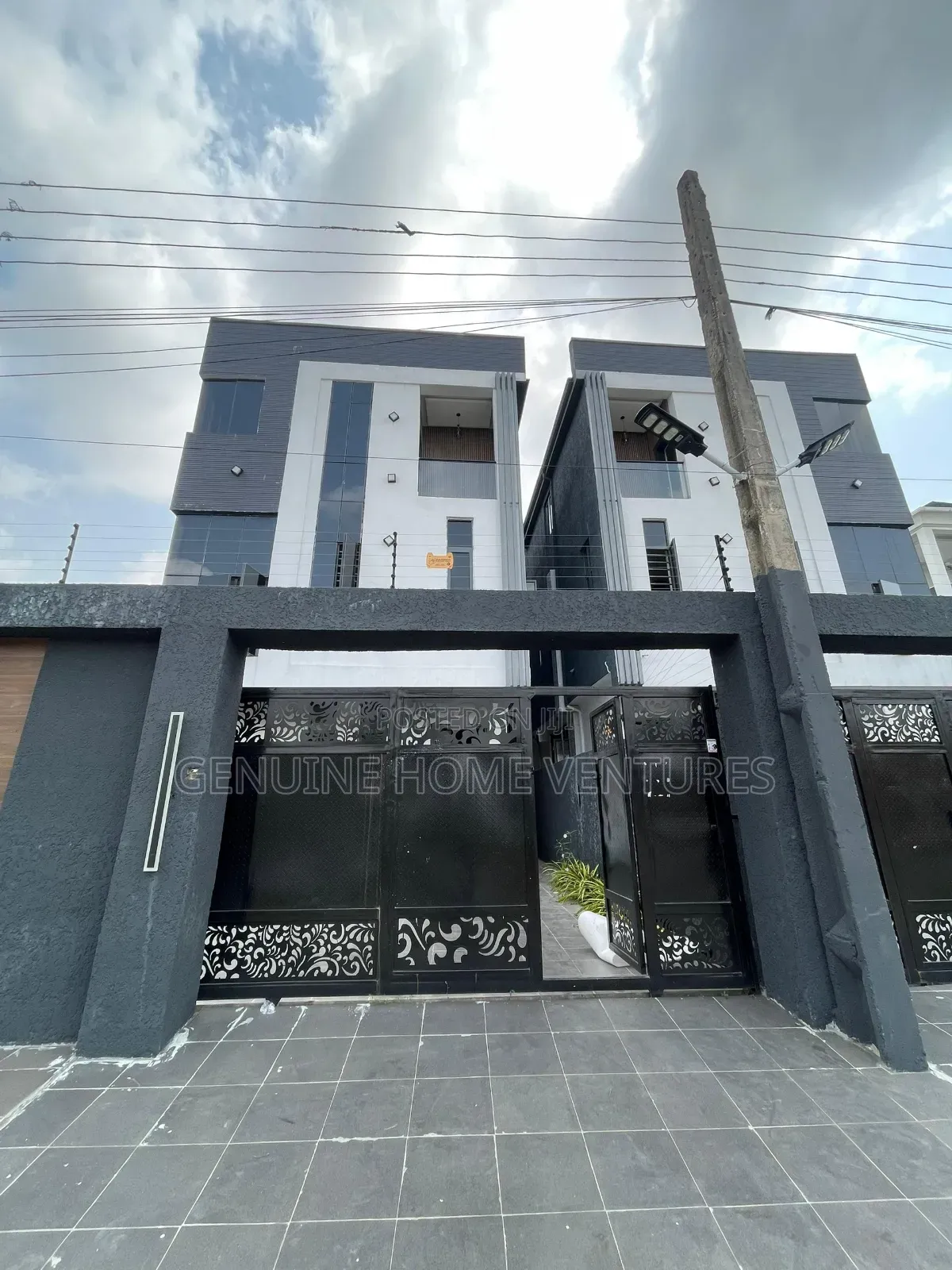 5bdrm Duplex in Lekki Phase 1 for sale