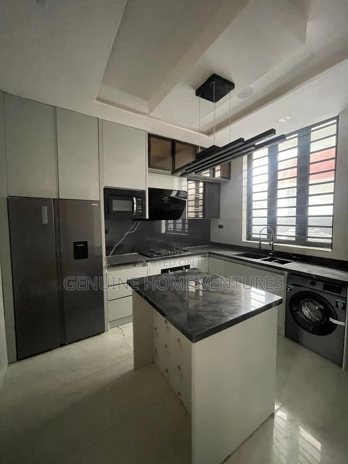 5bdrm Duplex in Lekki Phase 1 for sale