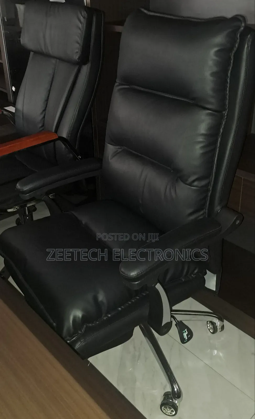 Cushioned Executive Leather Office Chair