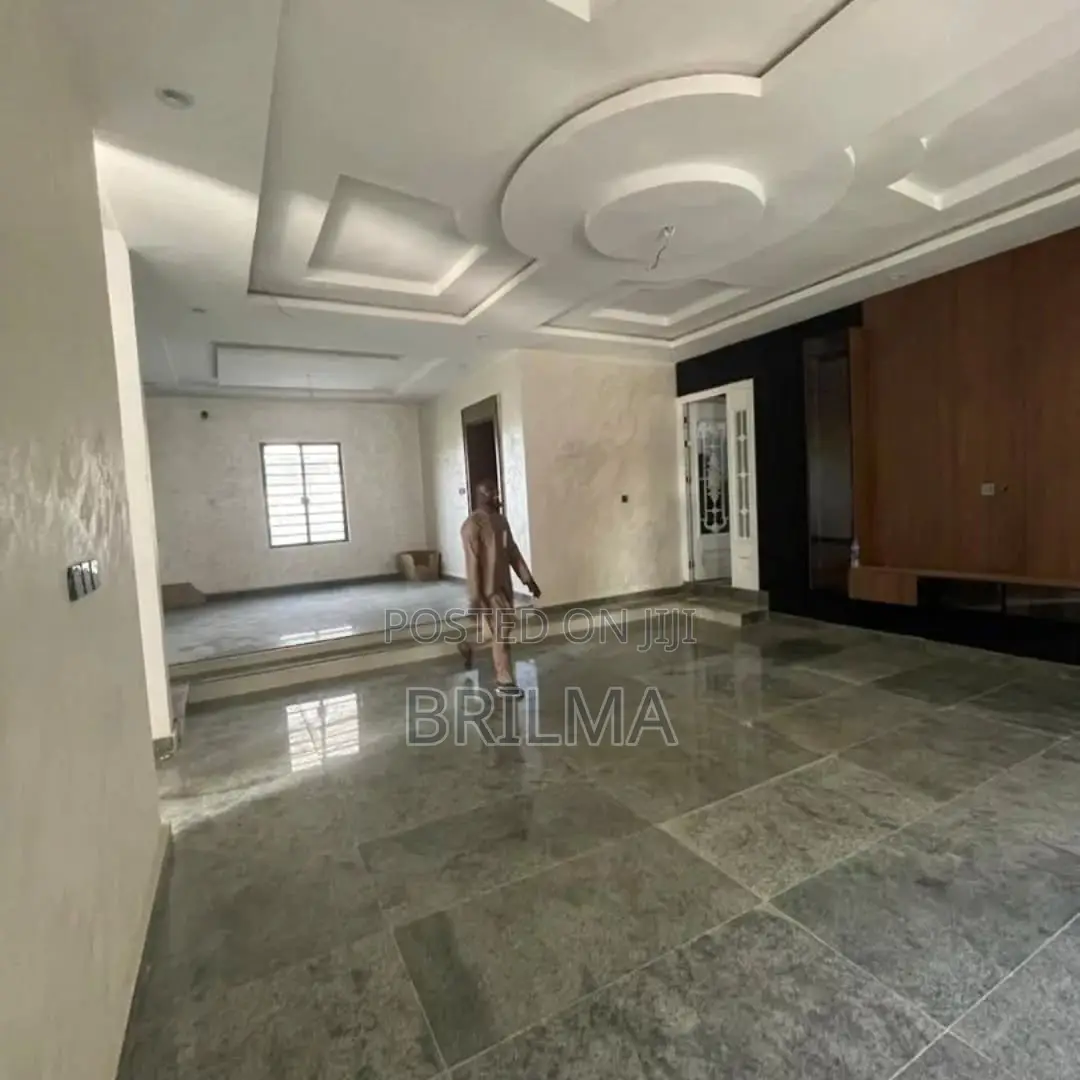 5bdrm Duplex in Apo Resettlement for sale