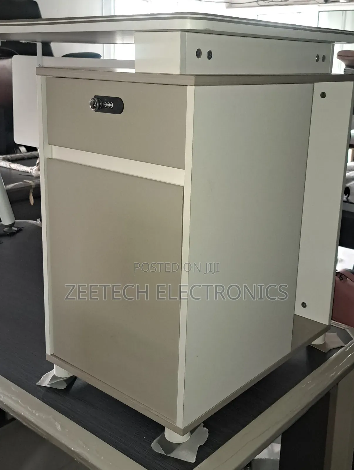 Modern Office Desk With an Attached Storage Cabinet 1.2meter