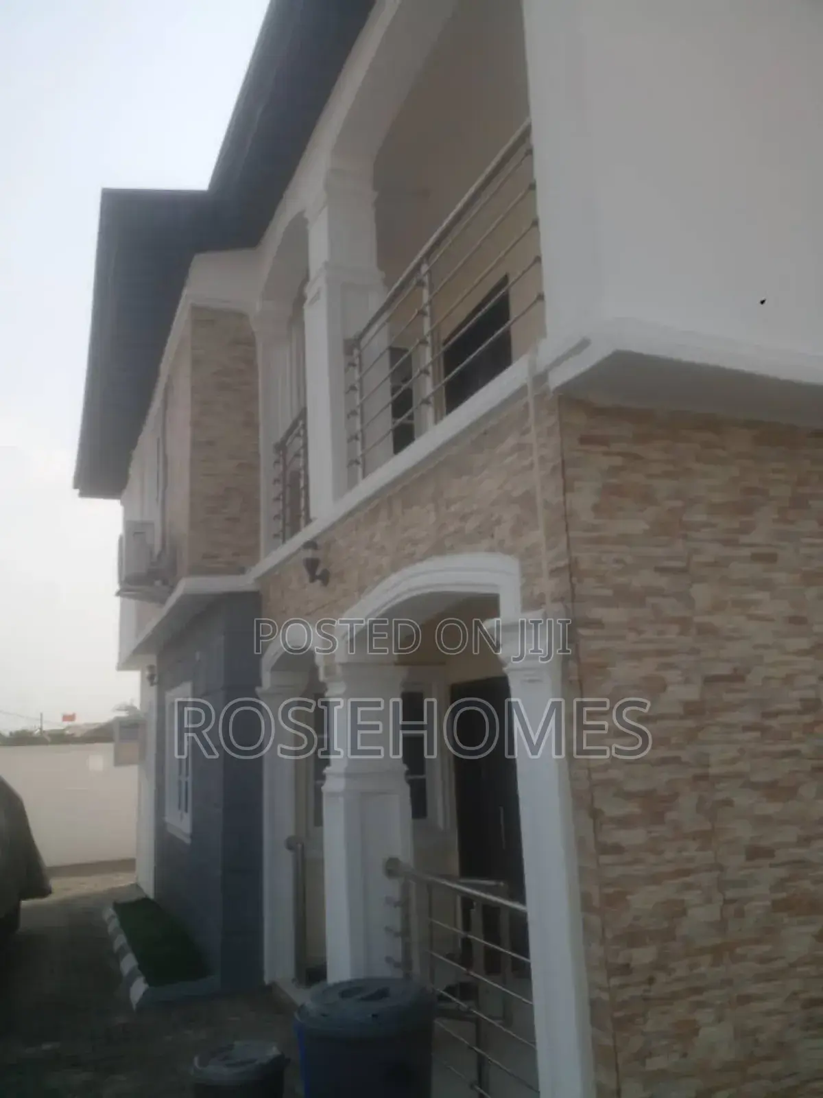 3bdrm Block of Flats in Igbojia Estate, Elemoro for rent