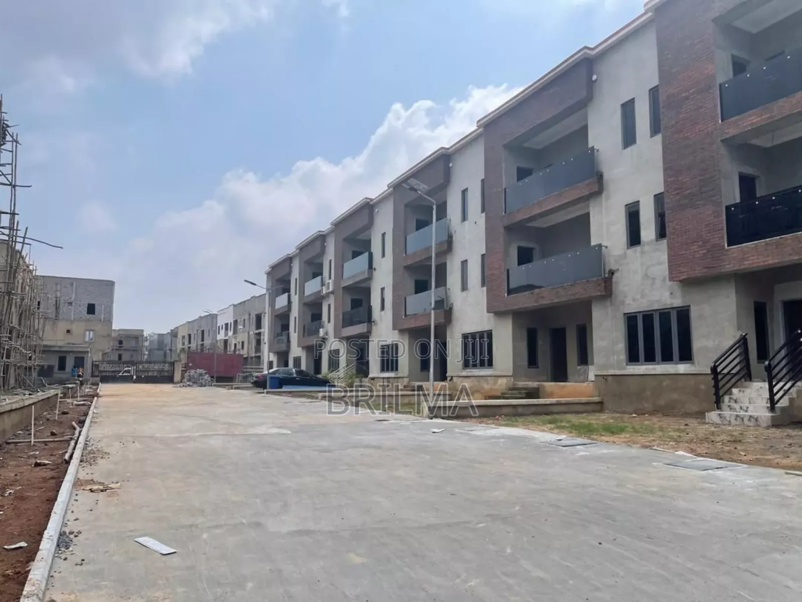 4bdrm Duplex in Dawaki for sale
