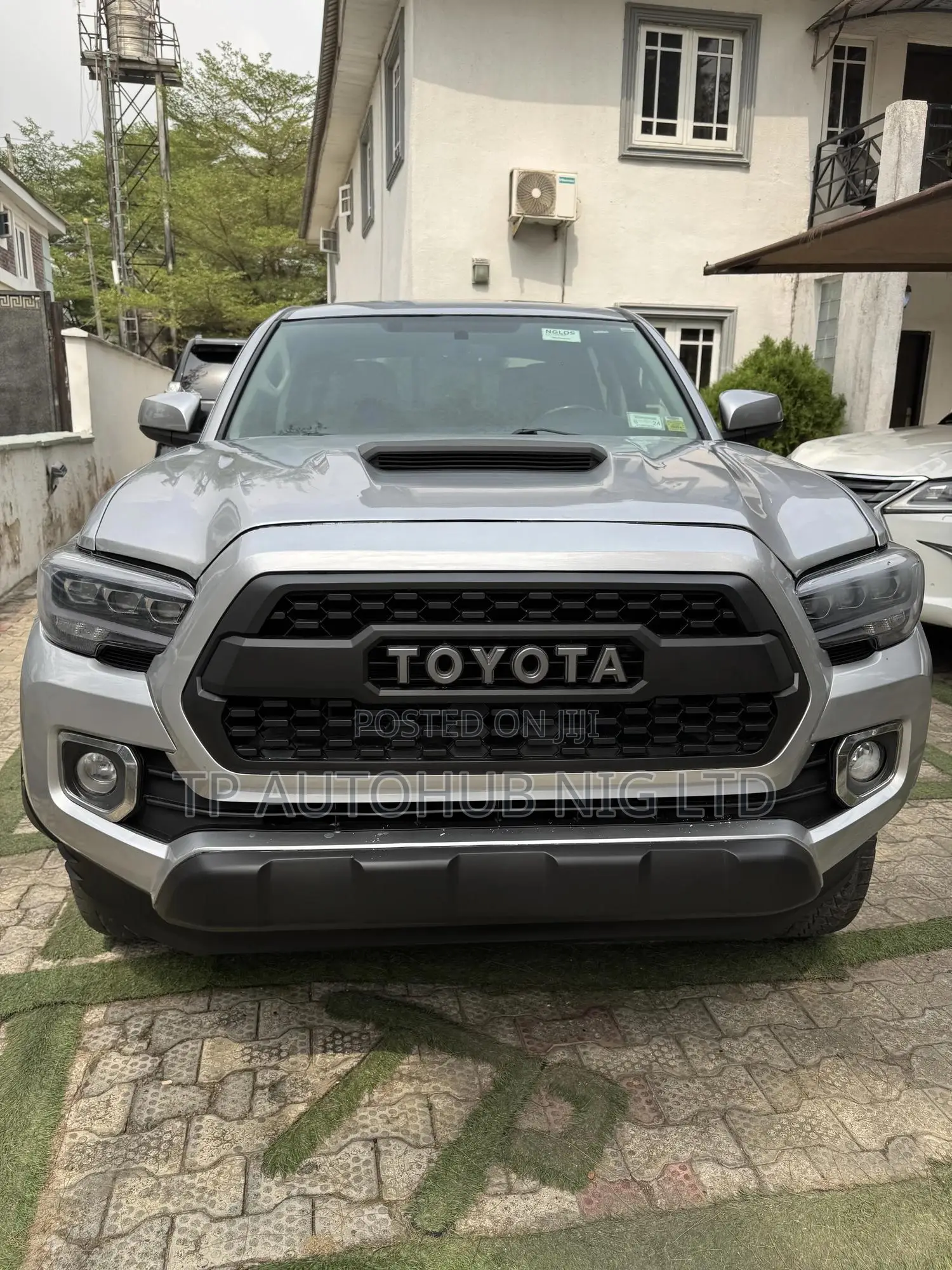 Toyota Tacoma SR5 2017 Silver